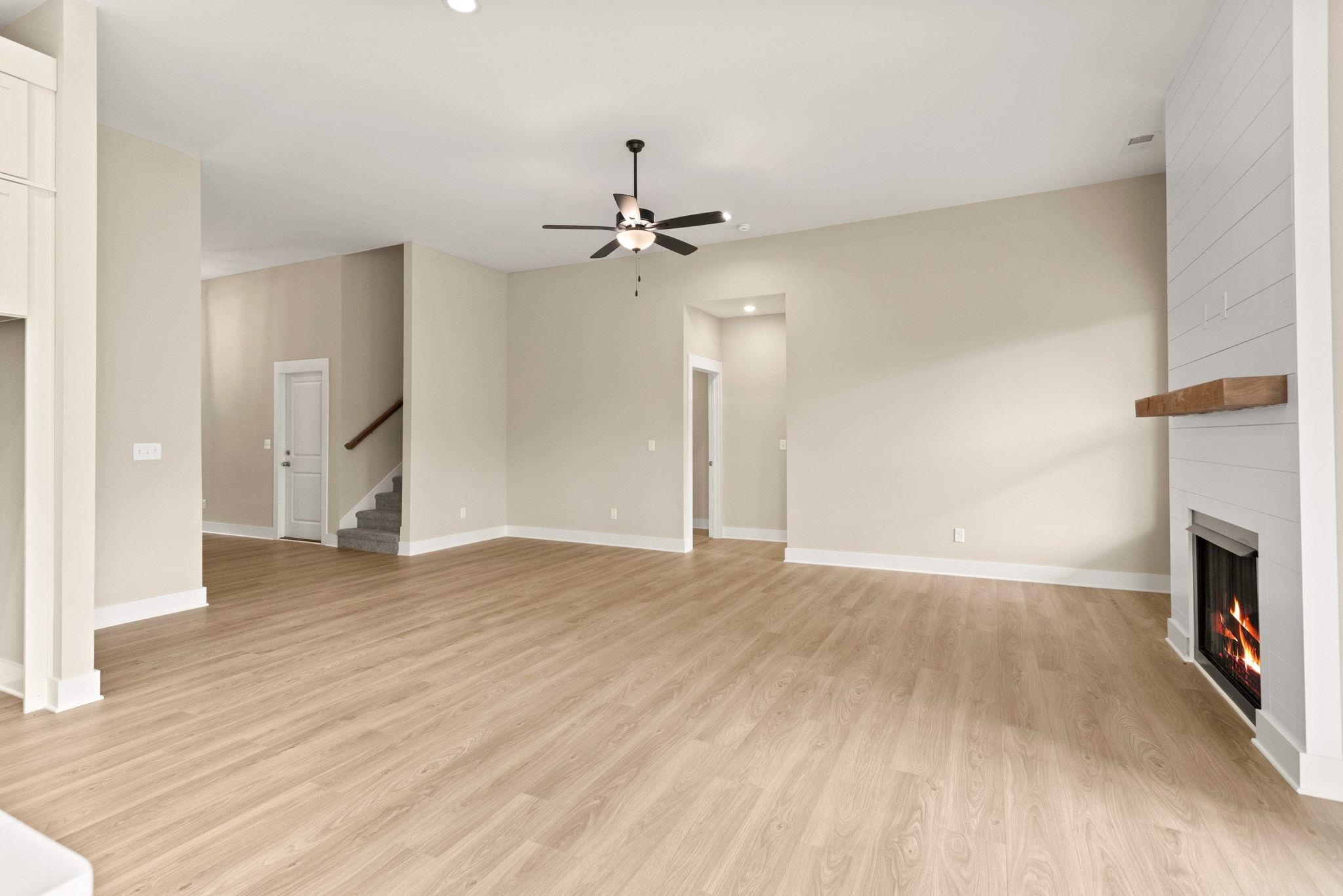 25 Greenbriar Lane Property Photo 11