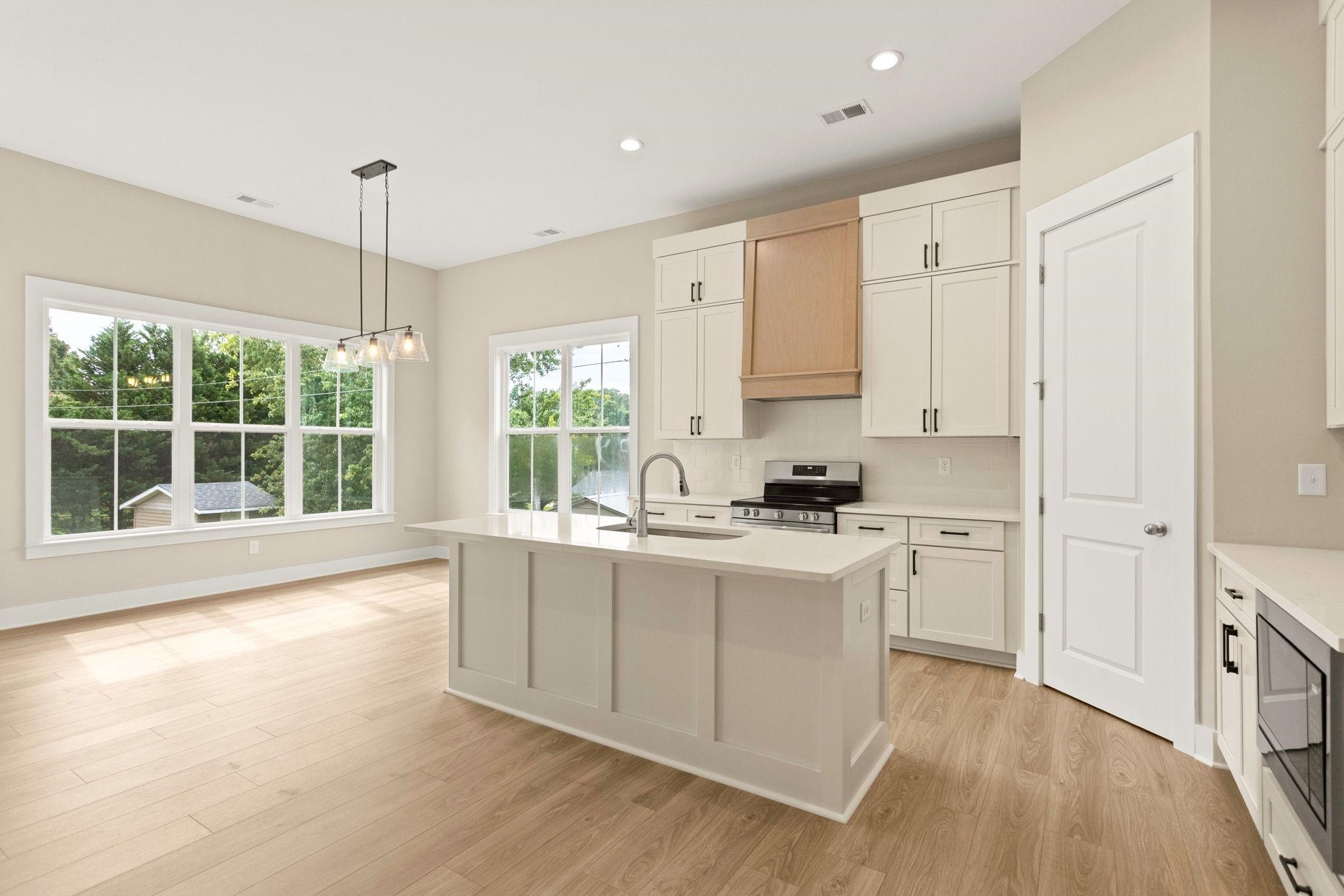 25 Greenbriar Lane Property Photo 12