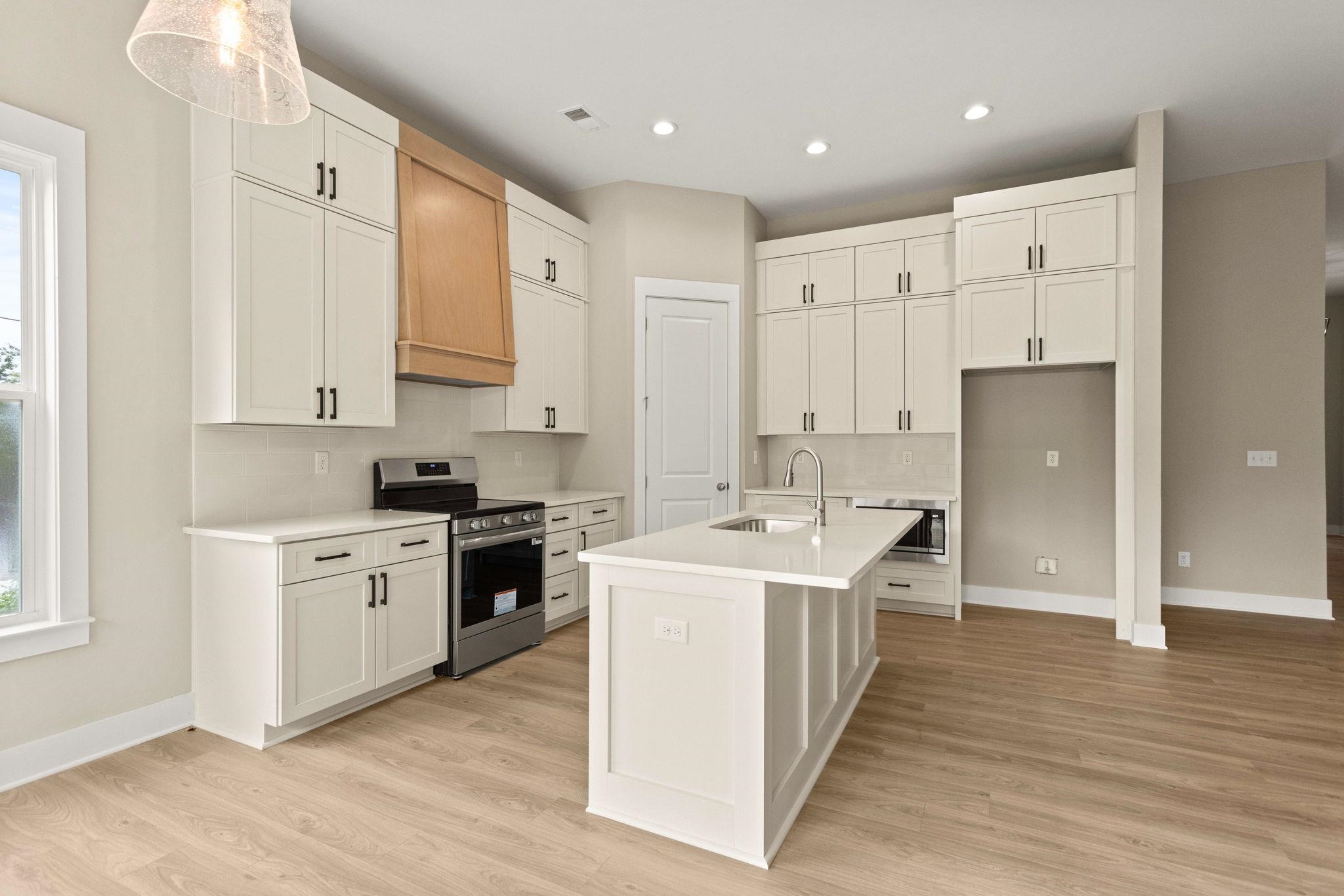 25 Greenbriar Lane Property Photo 13