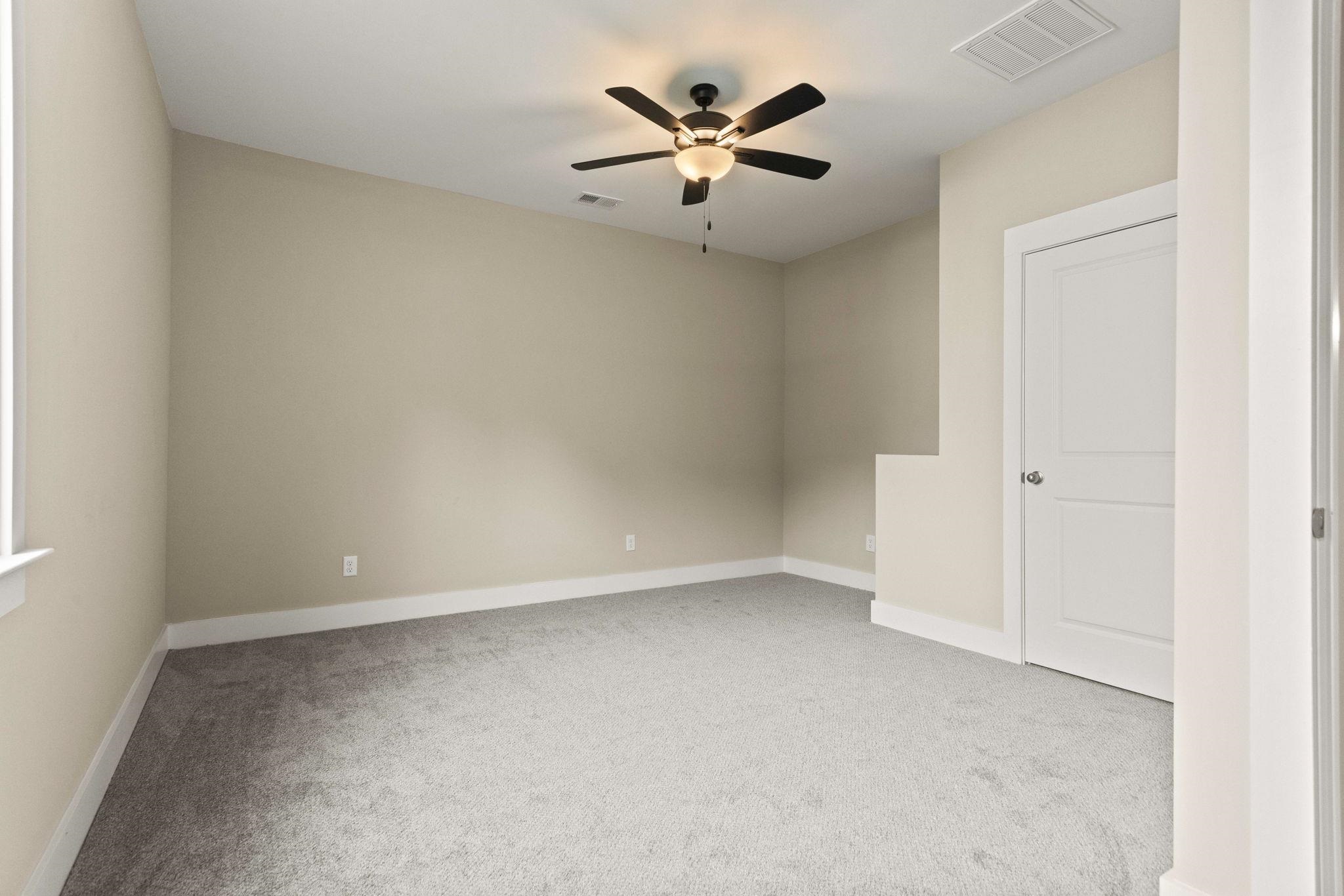 25 Greenbriar Lane Property Photo 22