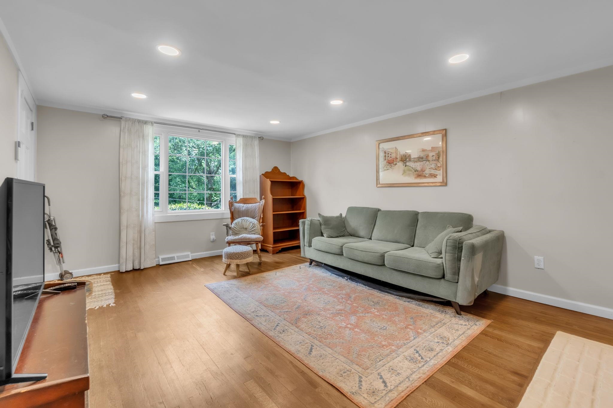 5 Jones Circle Property Photo 7