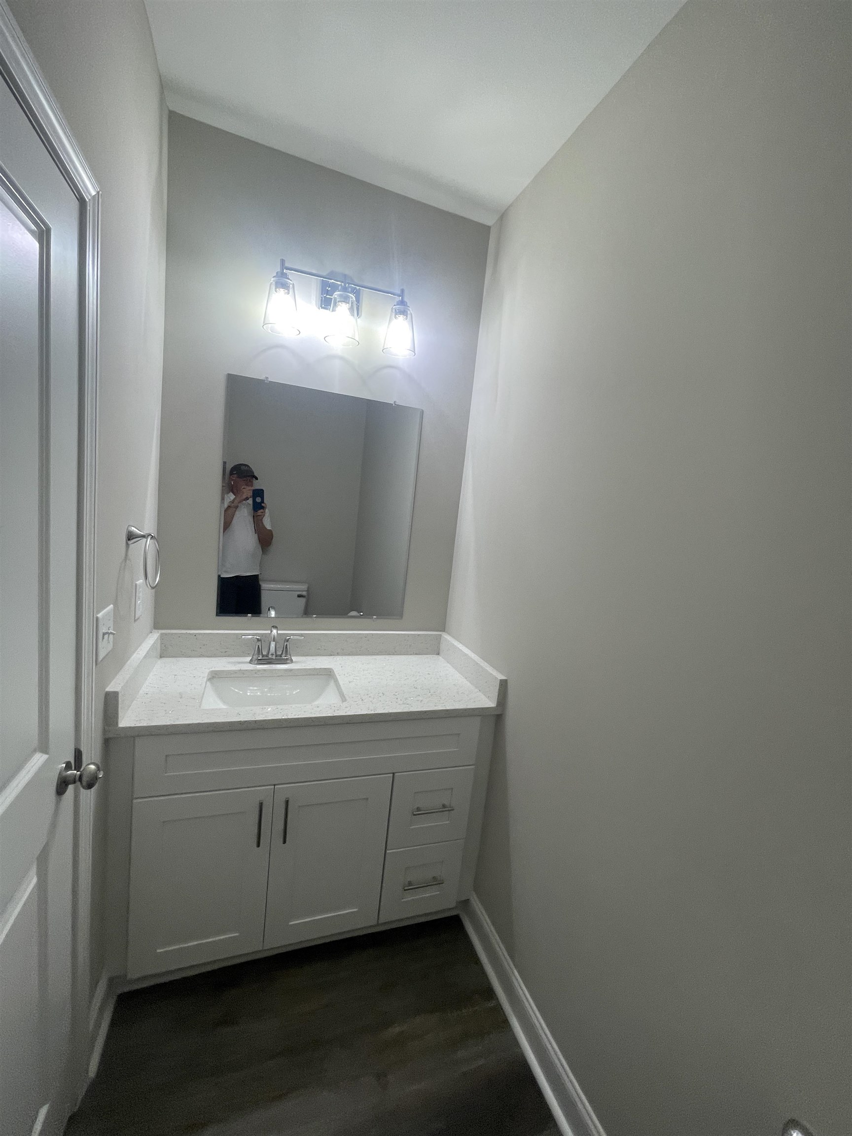 709 Rockcliff Street Property Photo 5
