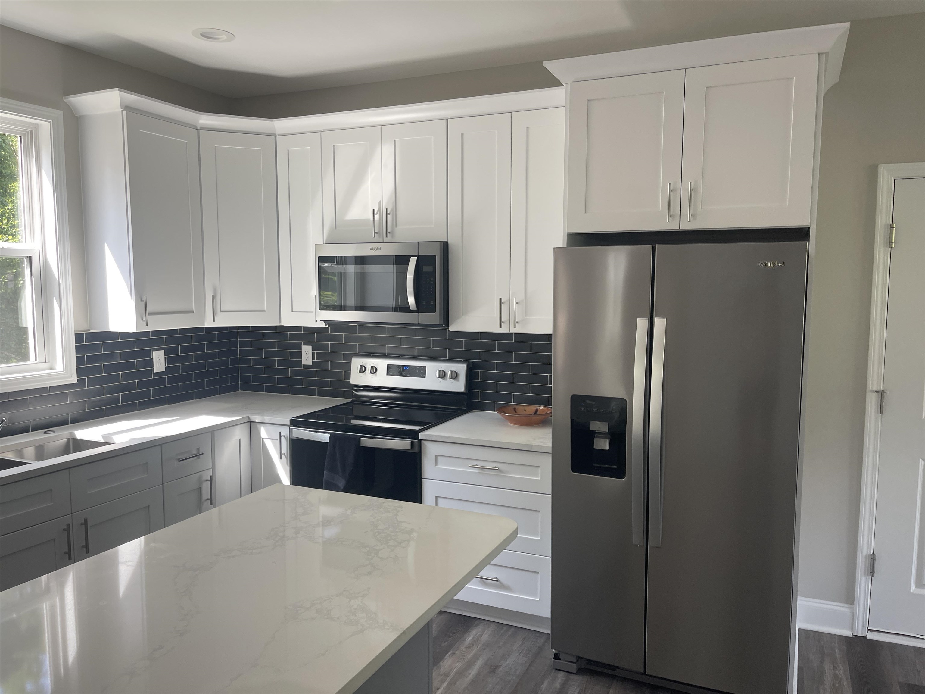 709 Rockcliff Street Property Photo 8
