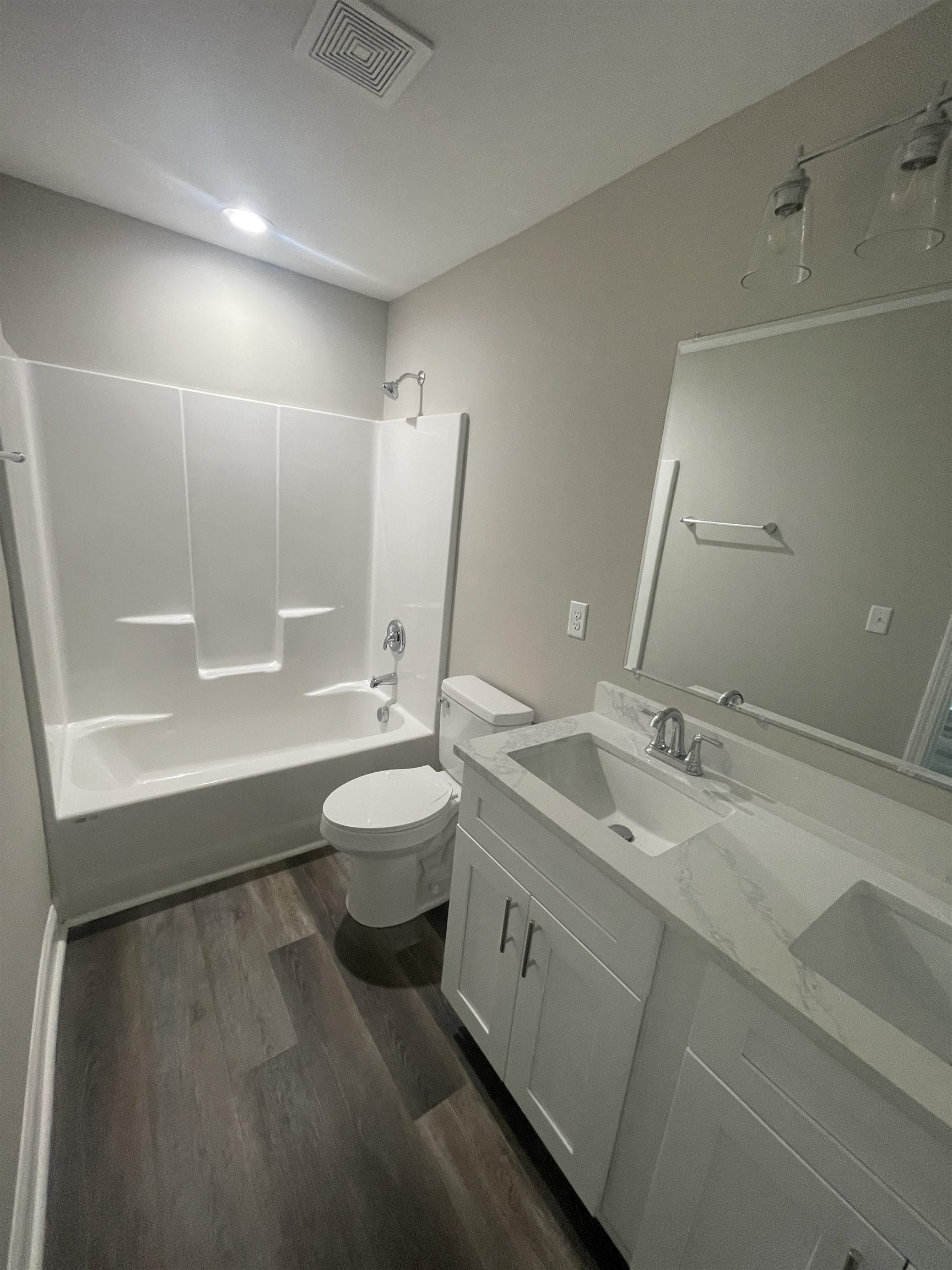 709 Rockcliff Street Property Photo 12