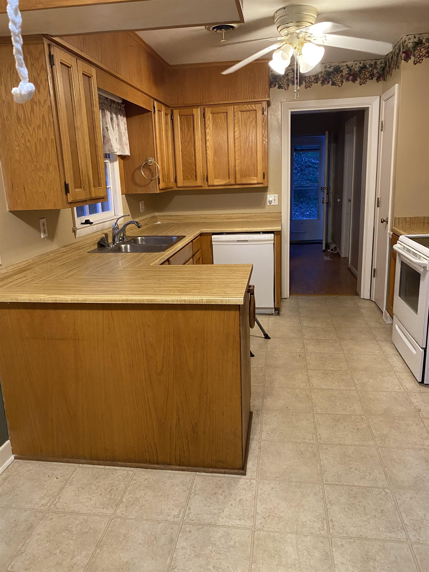 104 Charlesworth Avenue Property Photo 4