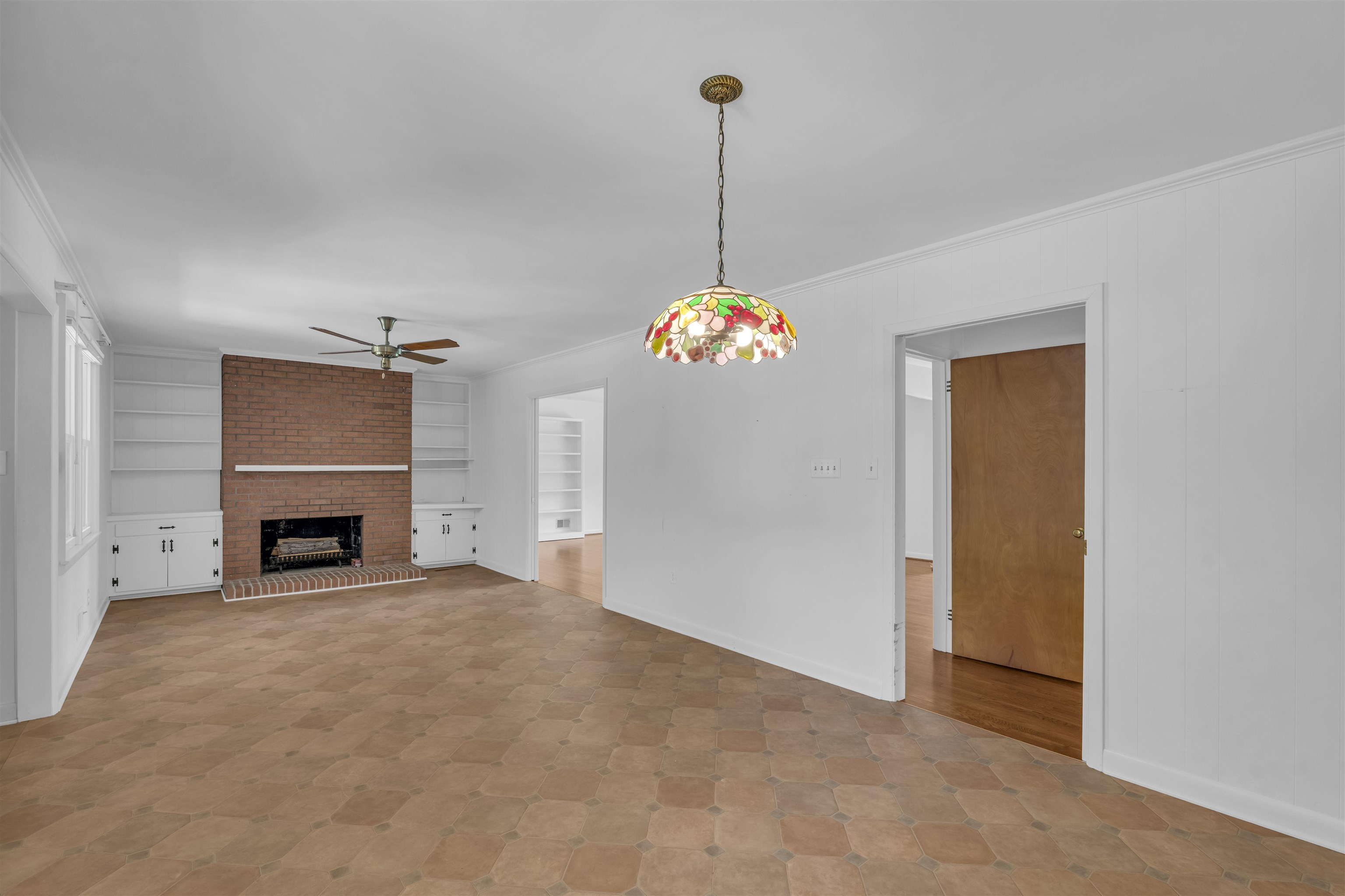 402 Springwood Drive Property Photo 9