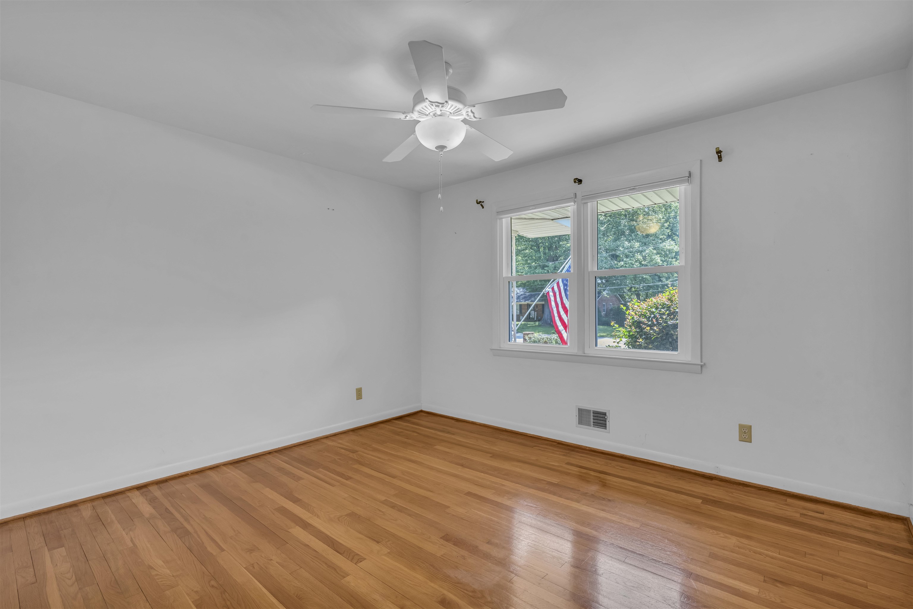 402 Springwood Drive Property Photo 12
