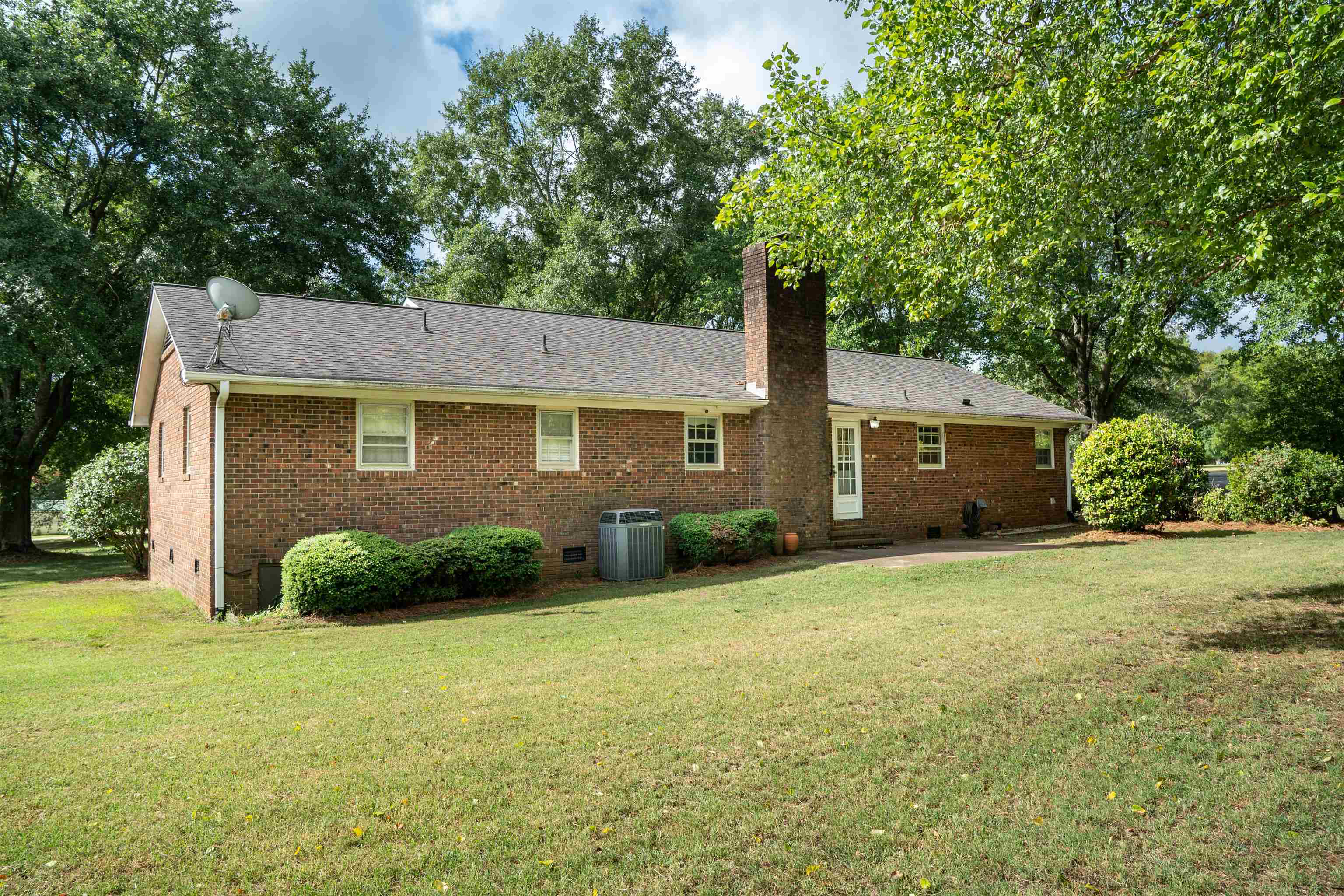 551 Riveroak Road Property Photo 3