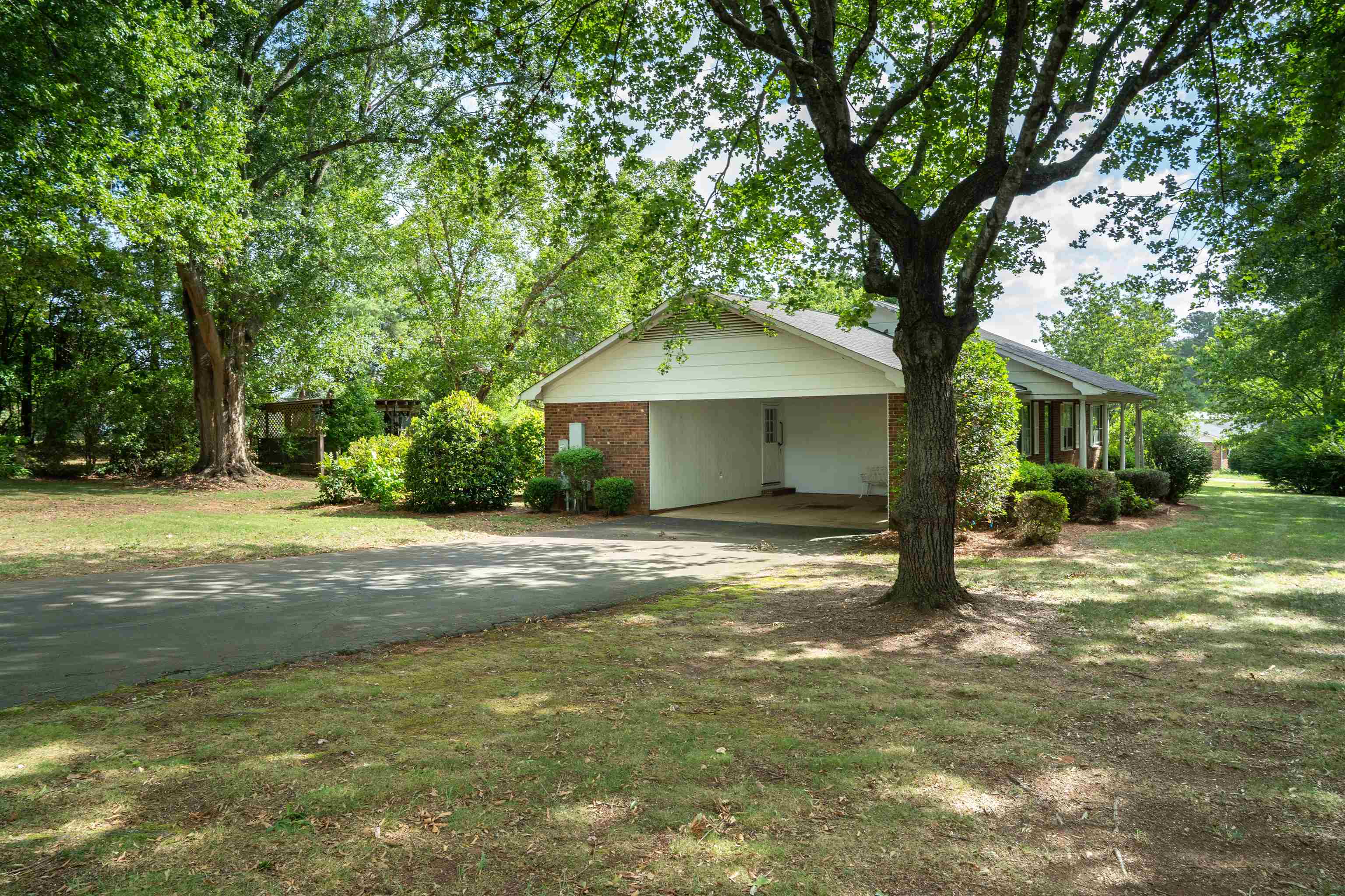 551 Riveroak Road Property Photo 8