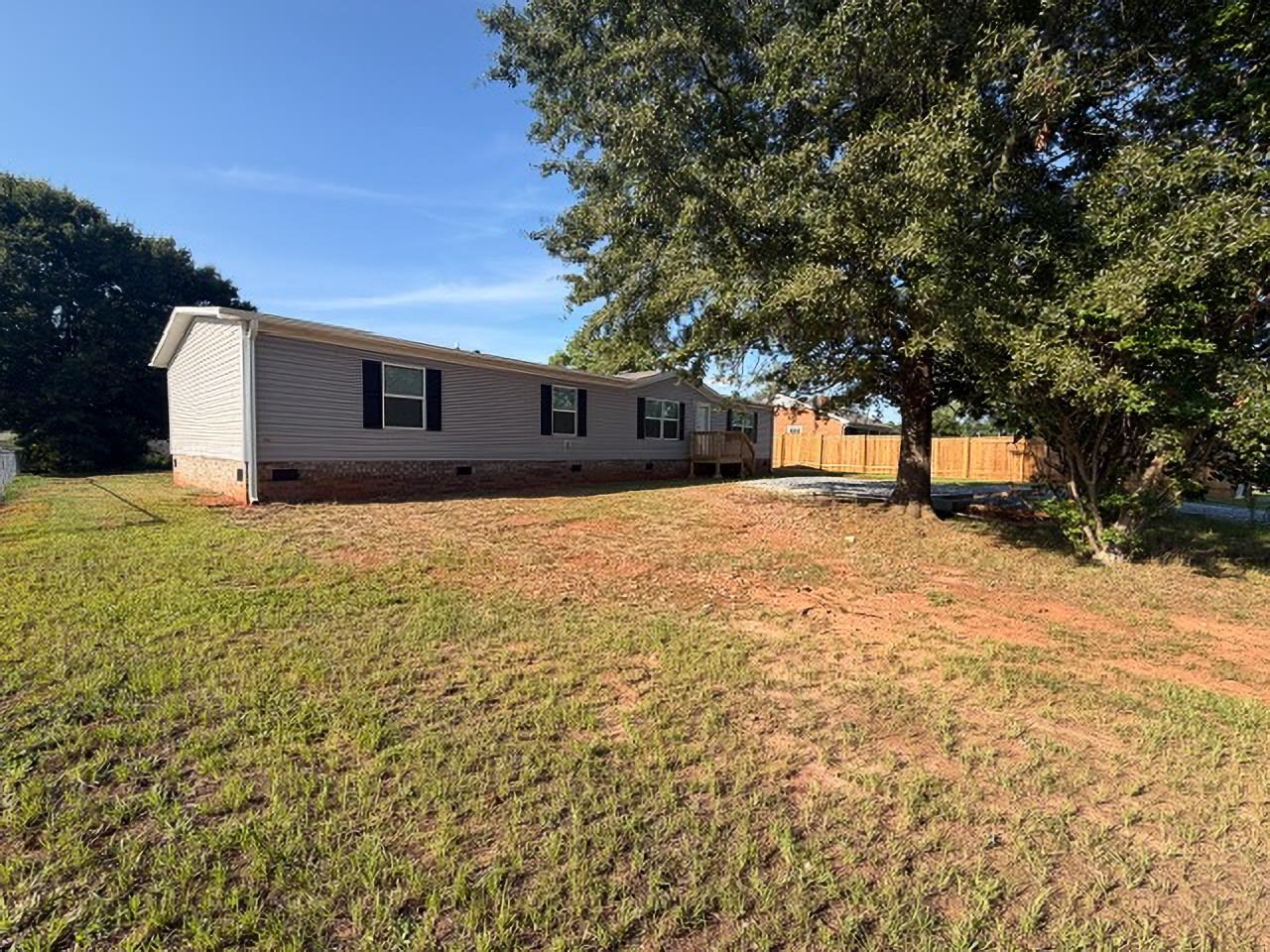 210 Thompson Road Property Photo 3