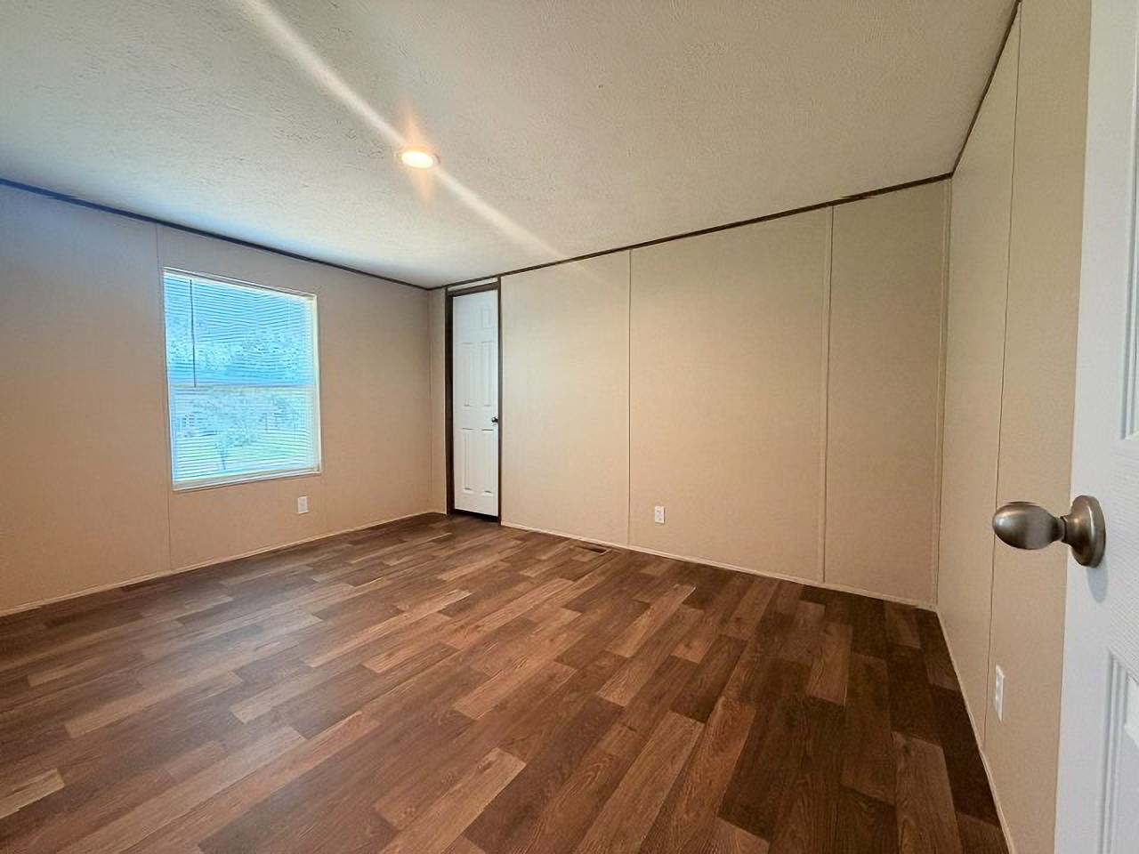 210 Thompson Road Property Photo 20