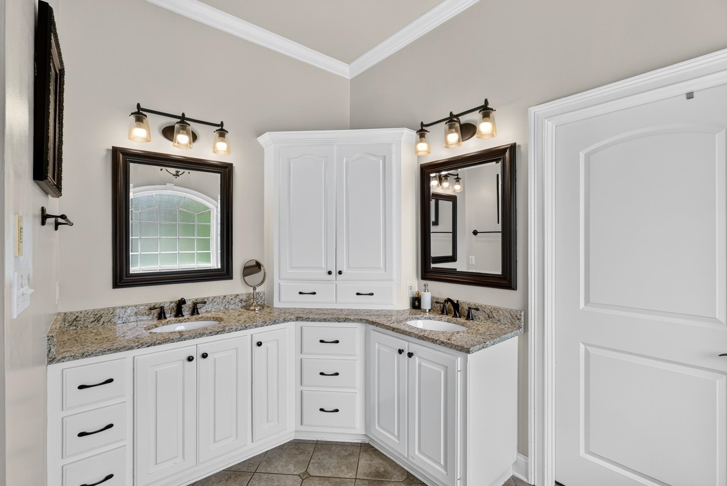 415 Lions Paw Court Property Photo 16