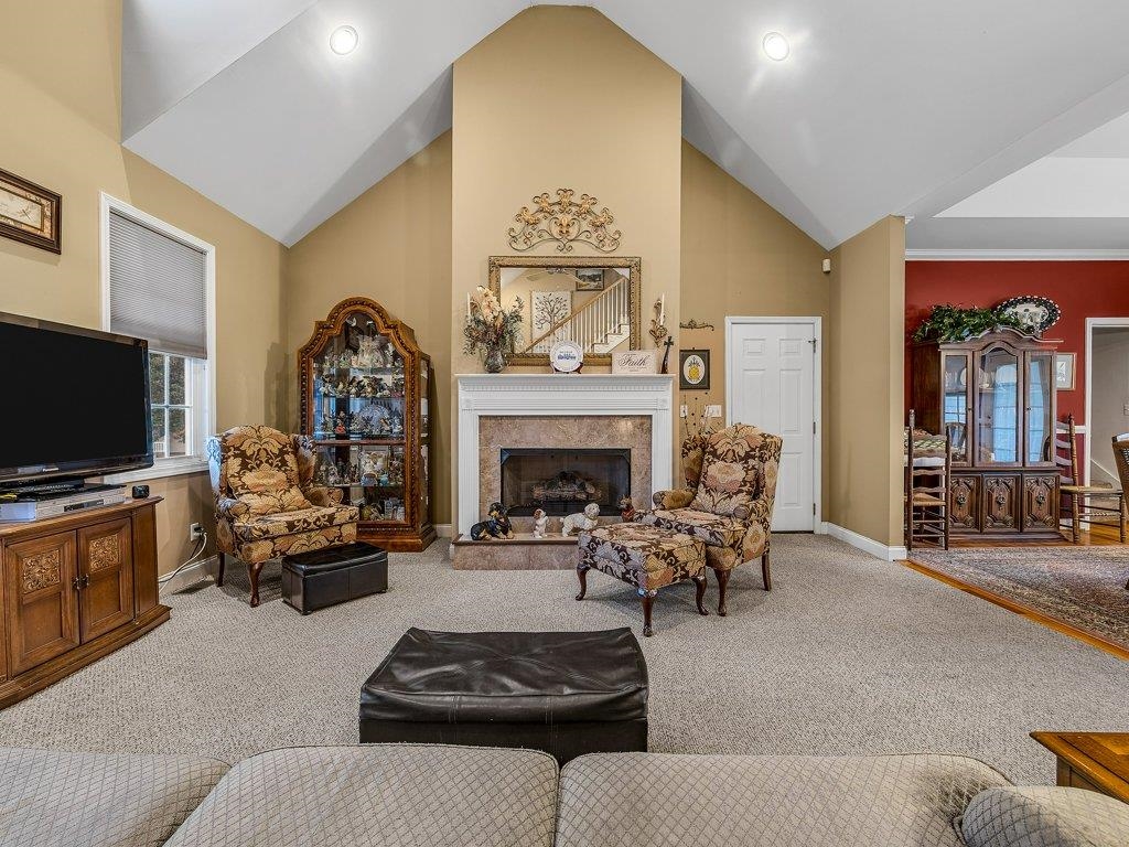 404 Shallowford Drive Property Photo 11