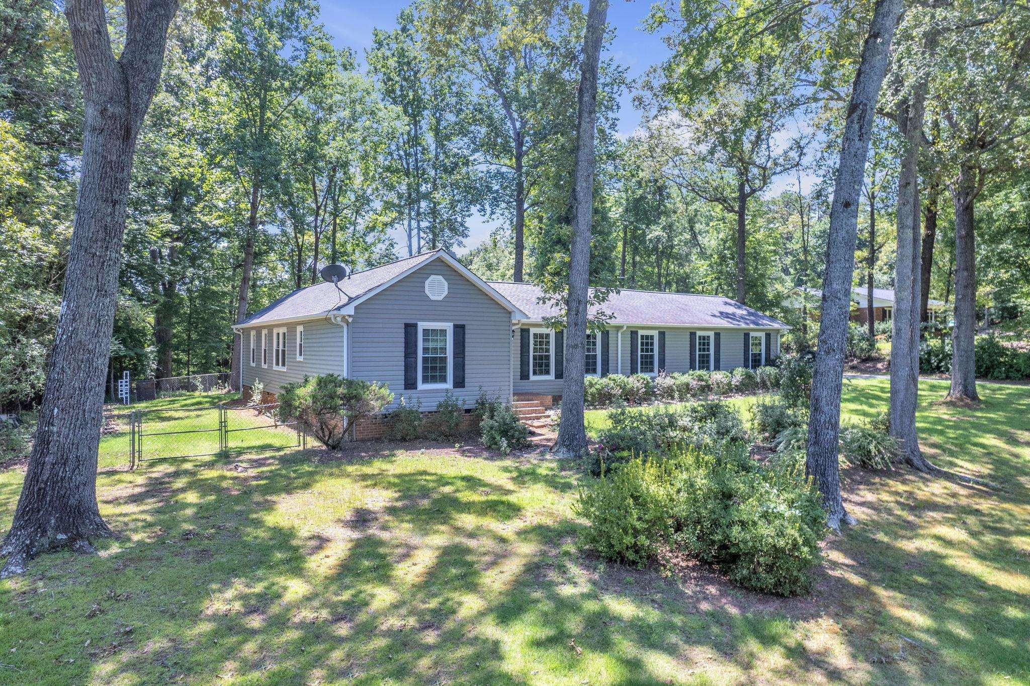 180 Winchester Drive Property Photo 2