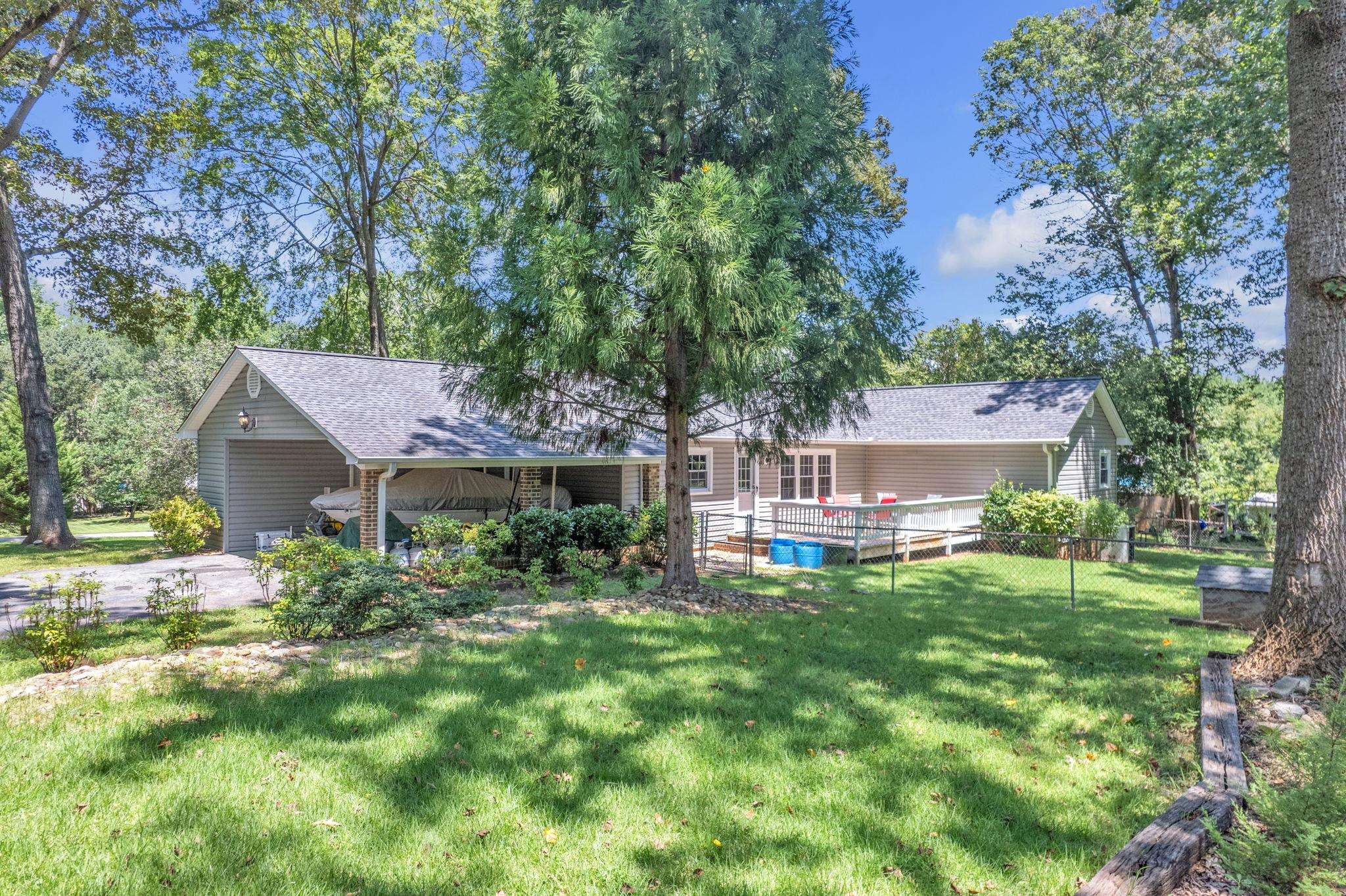 180 Winchester Drive Property Photo 3
