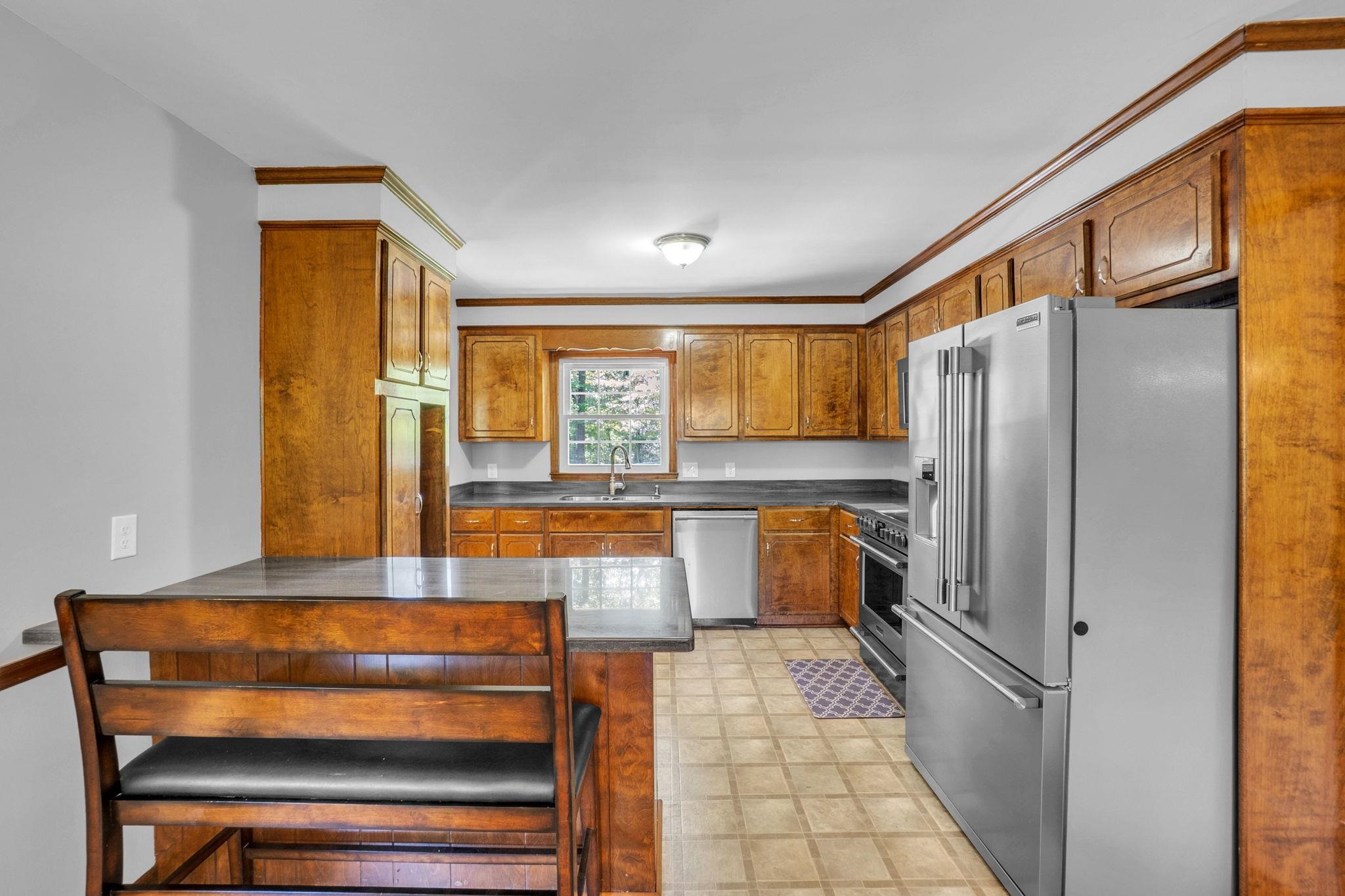 180 Winchester Drive Property Photo 8