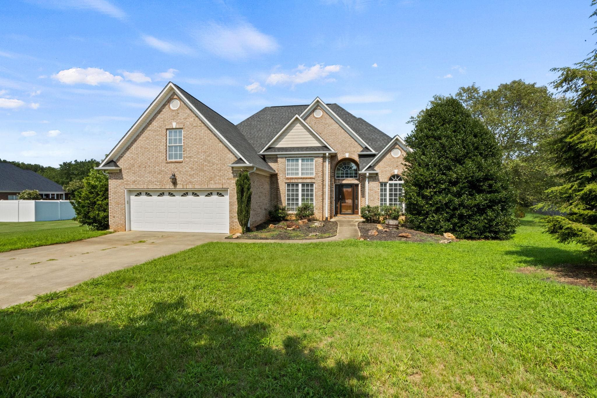 515 Blackstone Drive Property Photo 1