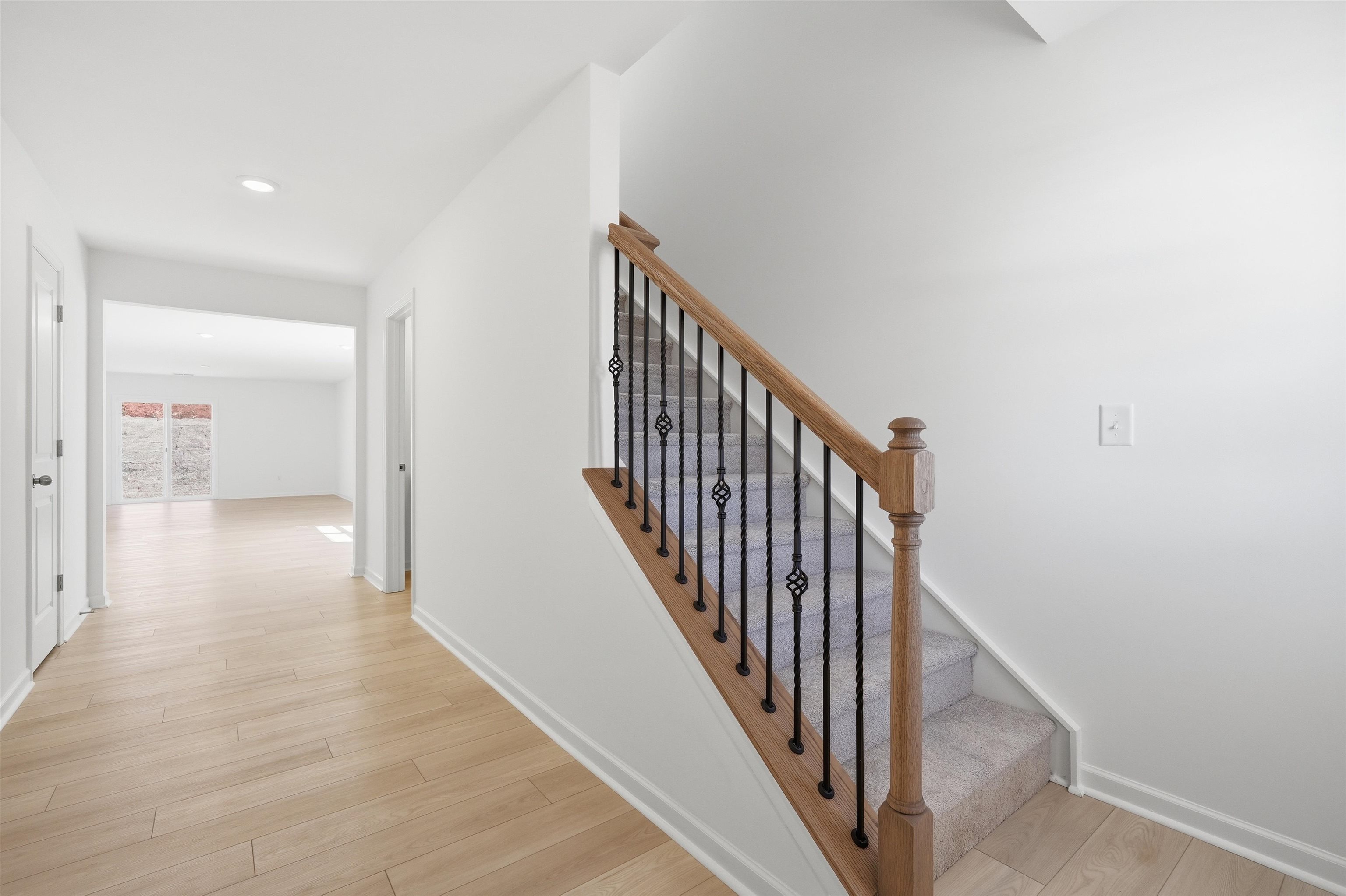 1636 Chestnut Grove Way Property Photo 4