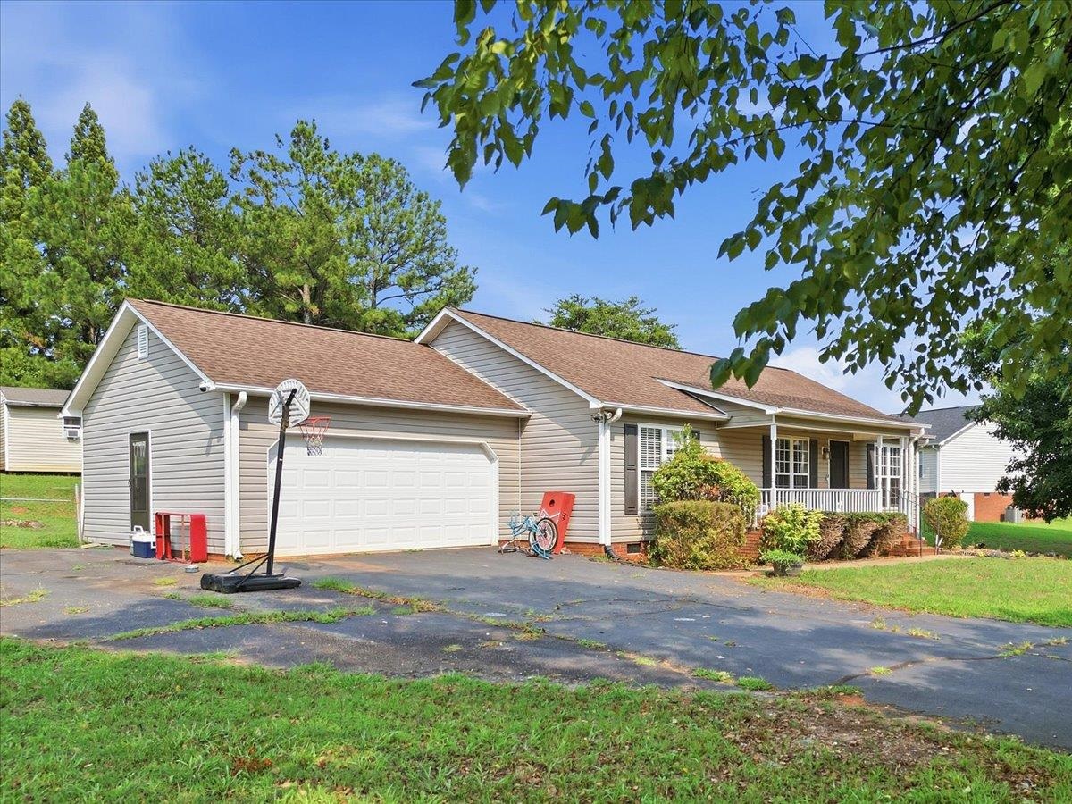 113 Beaver Creek Drive Property Photo 2