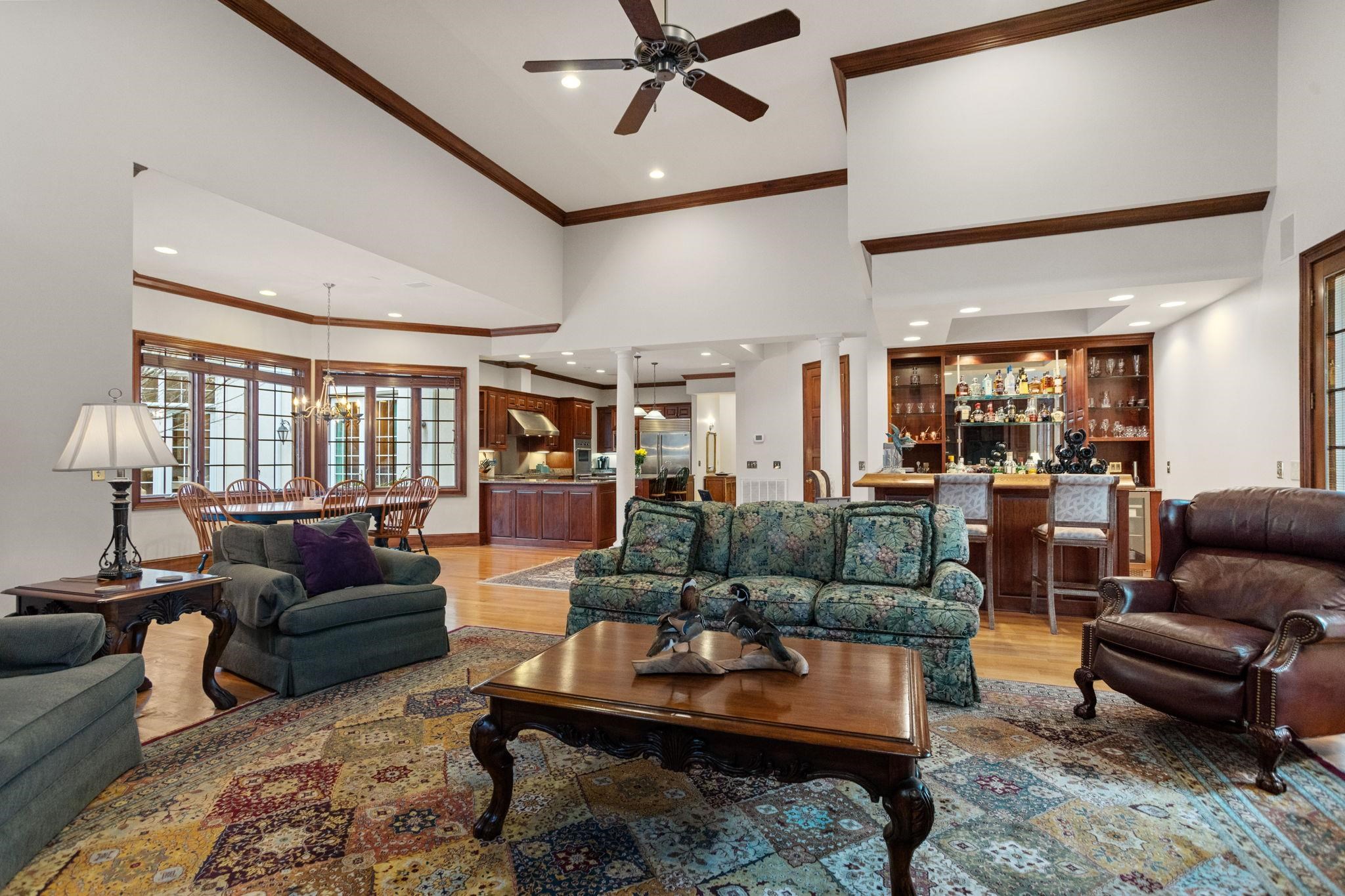 1035 Willis Road Property Photo 11