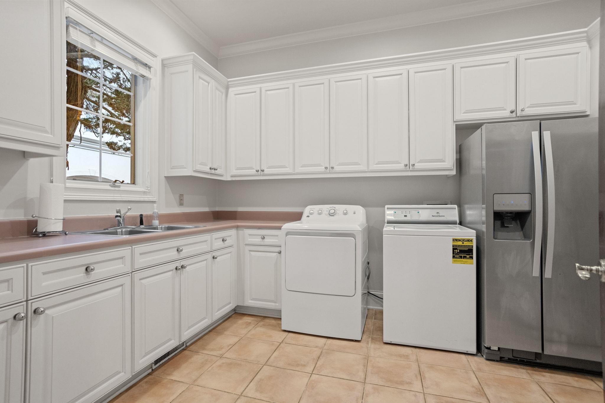 1035 Willis Road Property Photo 13