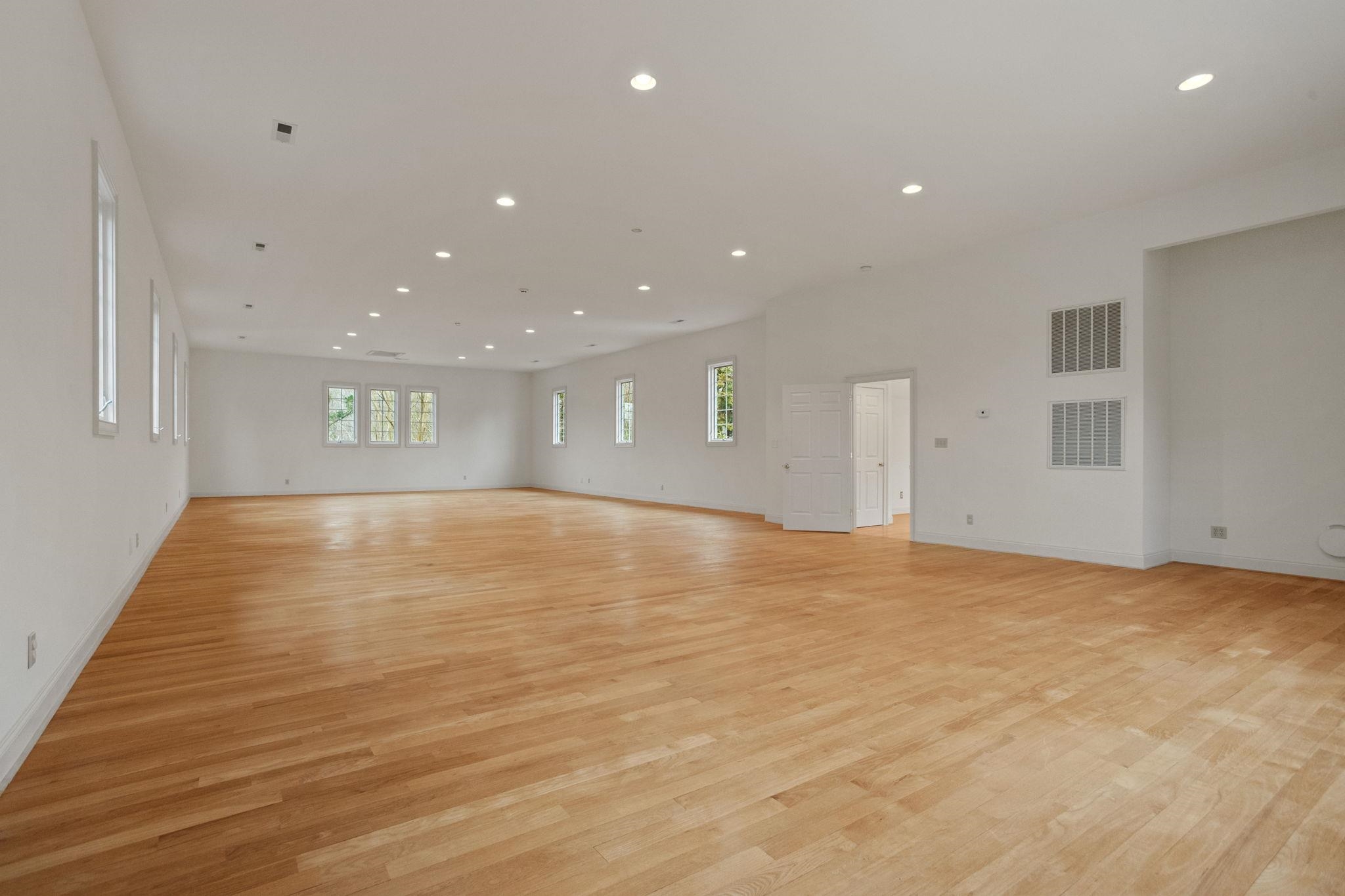 1035 Willis Road Property Photo 31