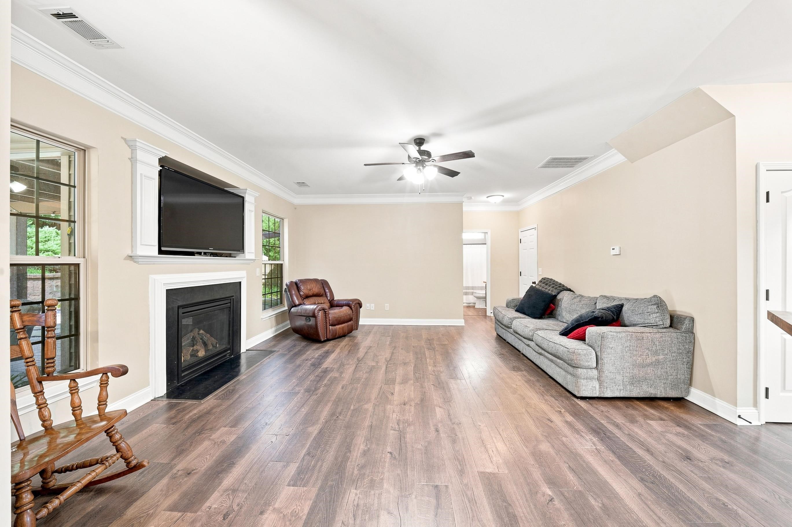 186 Chandler Crest Court Property Photo 17