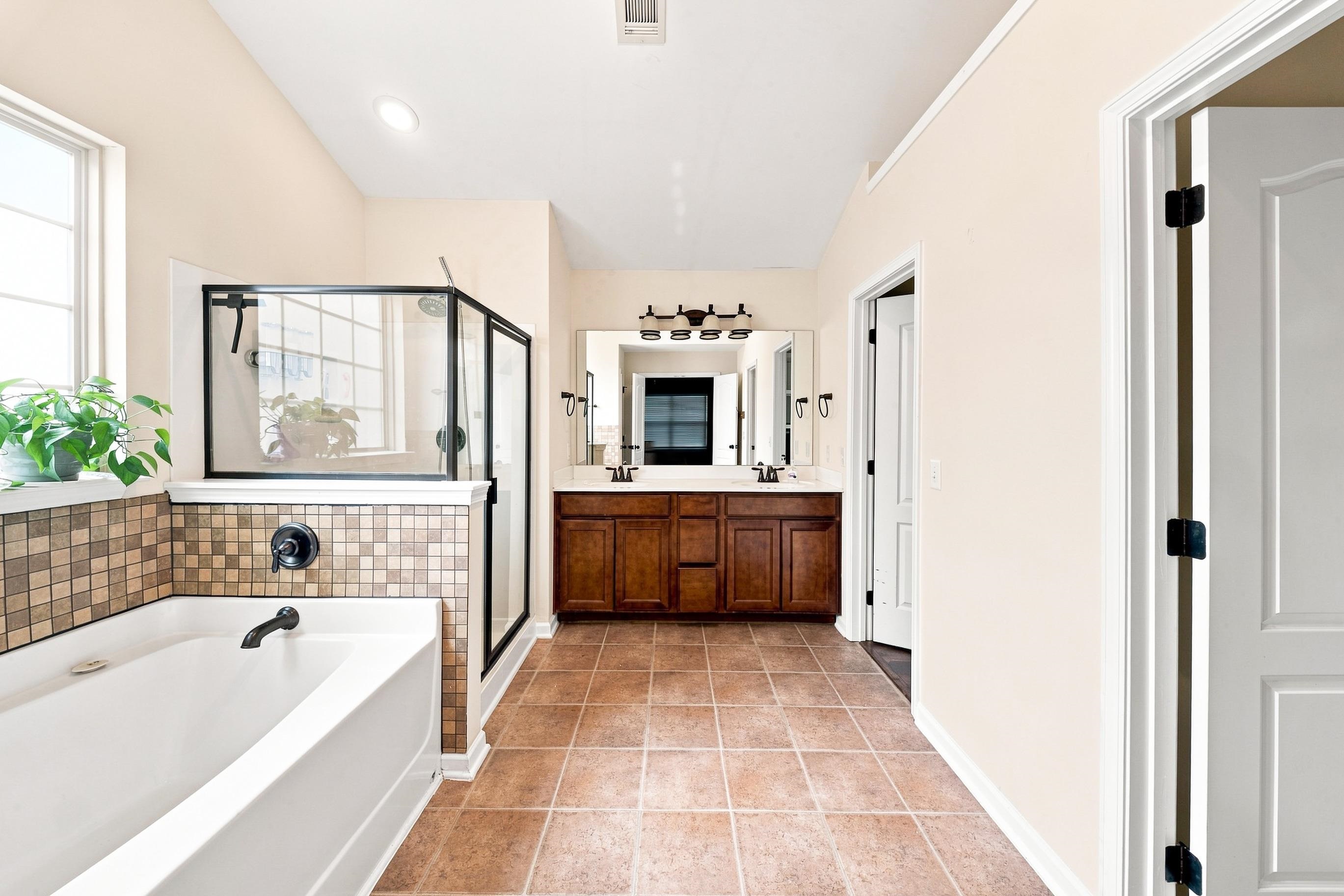 186 Chandler Crest Court Property Photo 42