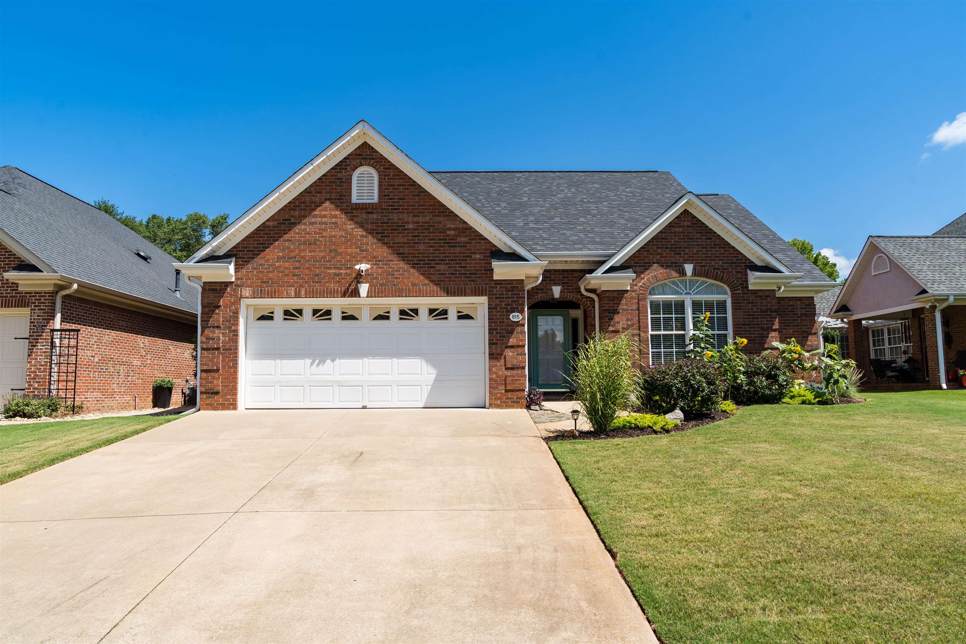 815 White Magnolia Drive Property Photo 3