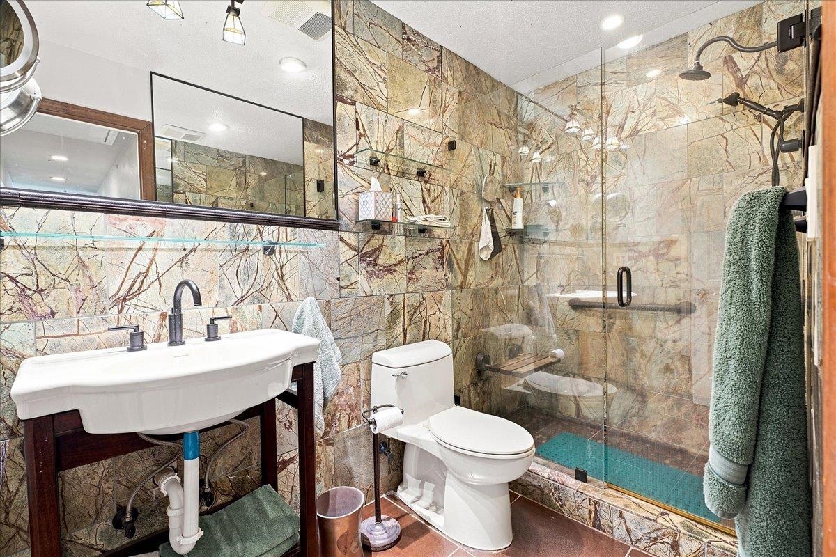213 Cox Ridge Court Property Photo 8