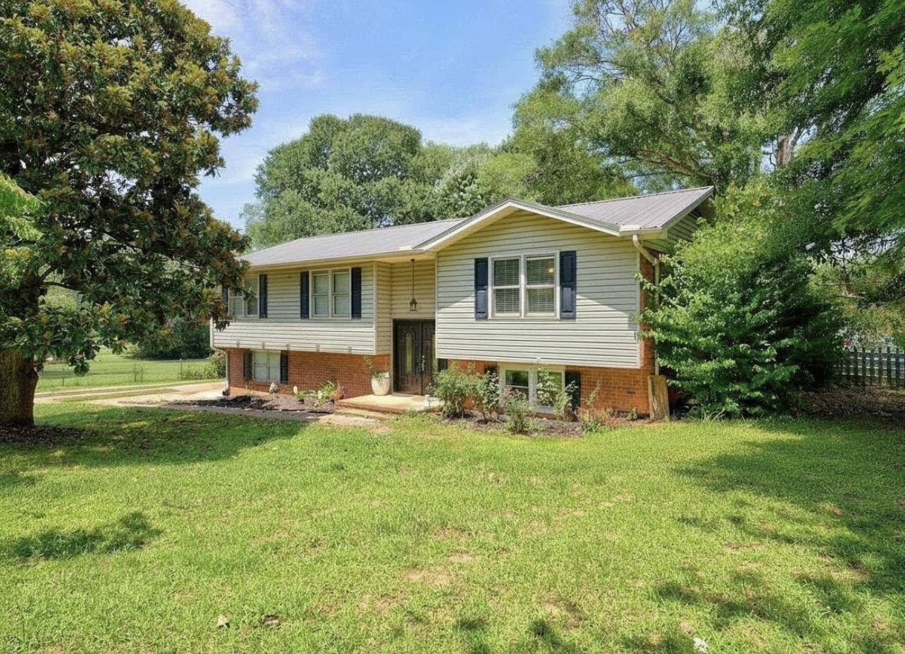 116 Winston Way Property Photo 3