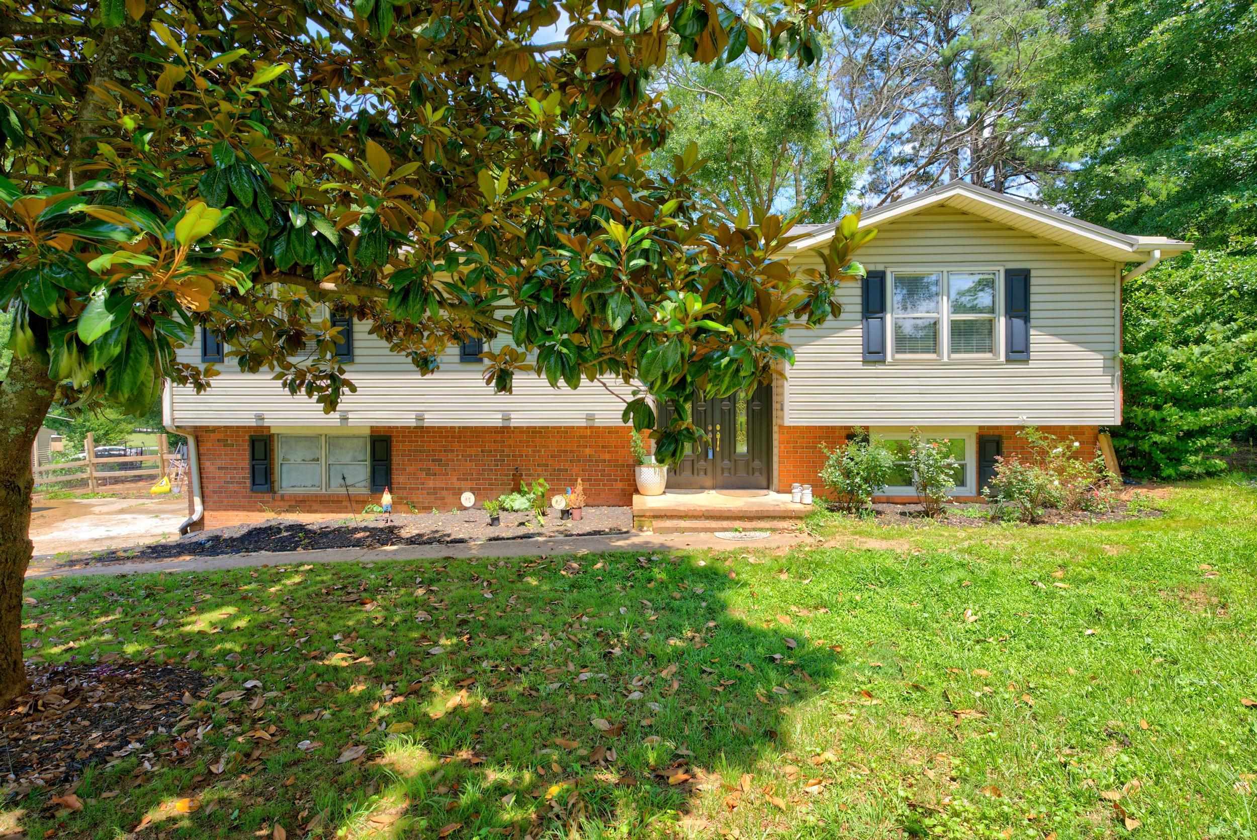 116 Winston Way Property Photo 4