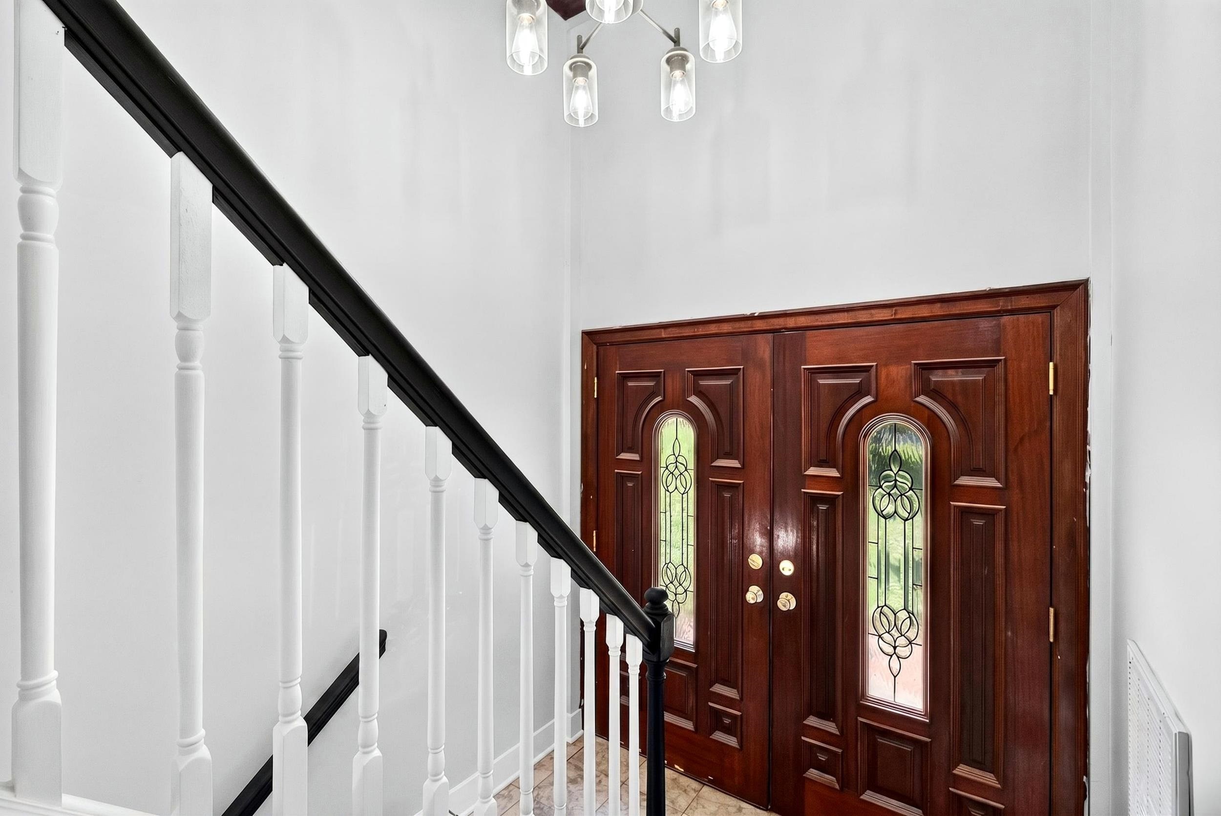116 Winston Way Property Photo 6
