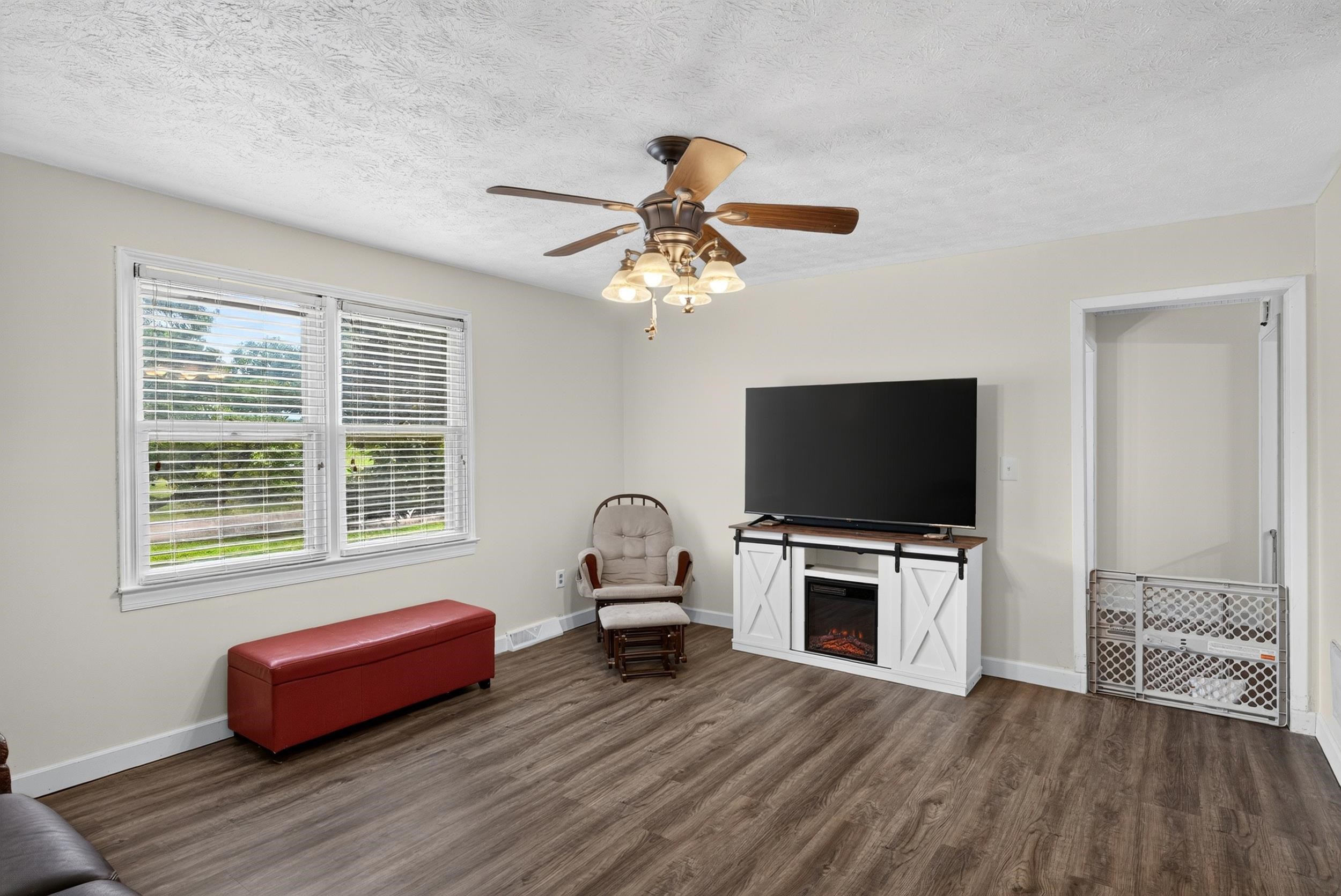 116 Winston Way Property Photo 16
