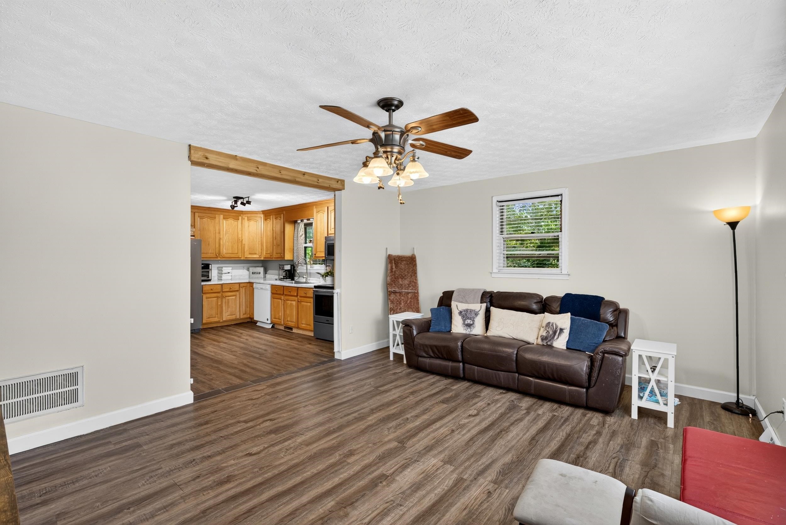 116 Winston Way Property Photo 18
