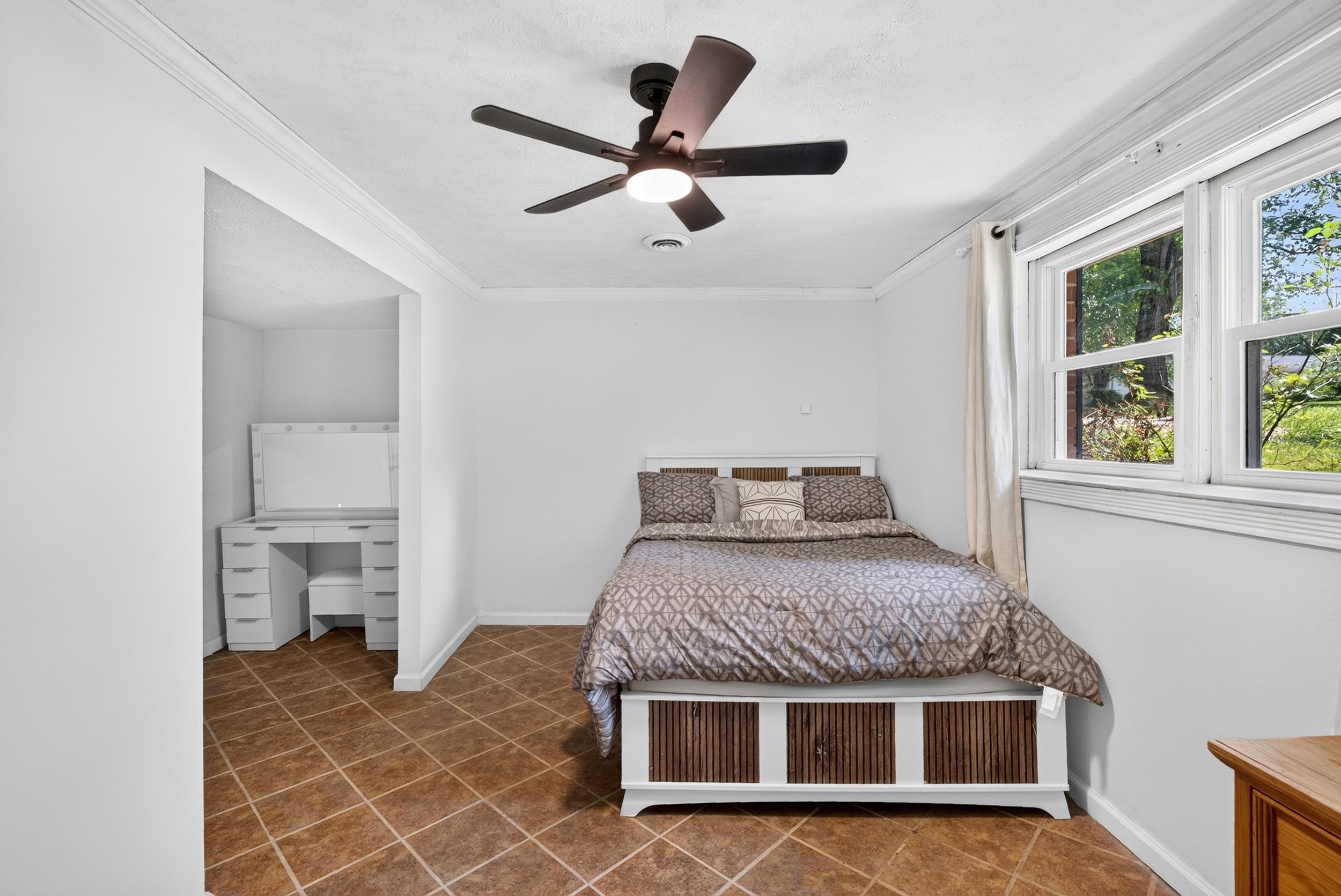116 Winston Way Property Photo 34
