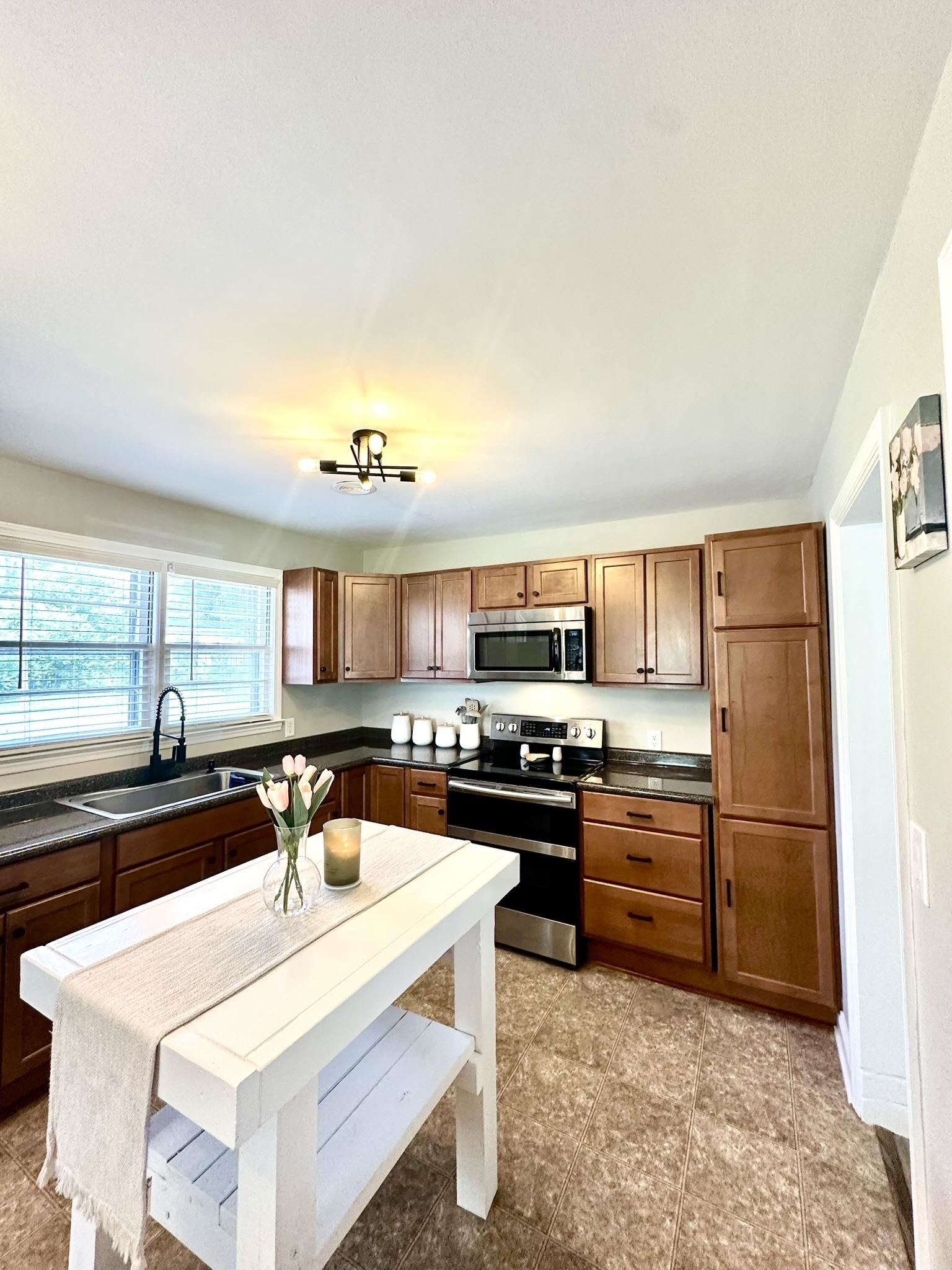400 Wadsworth Road Property Photo 12