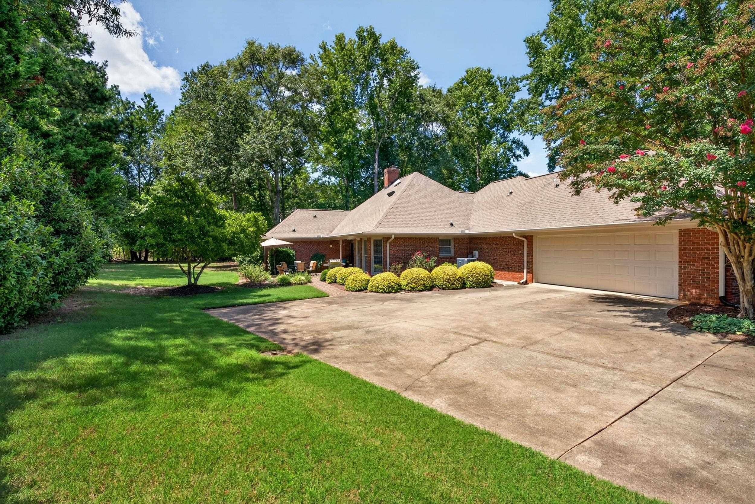 216 Muirfield Drive Property Photo 35