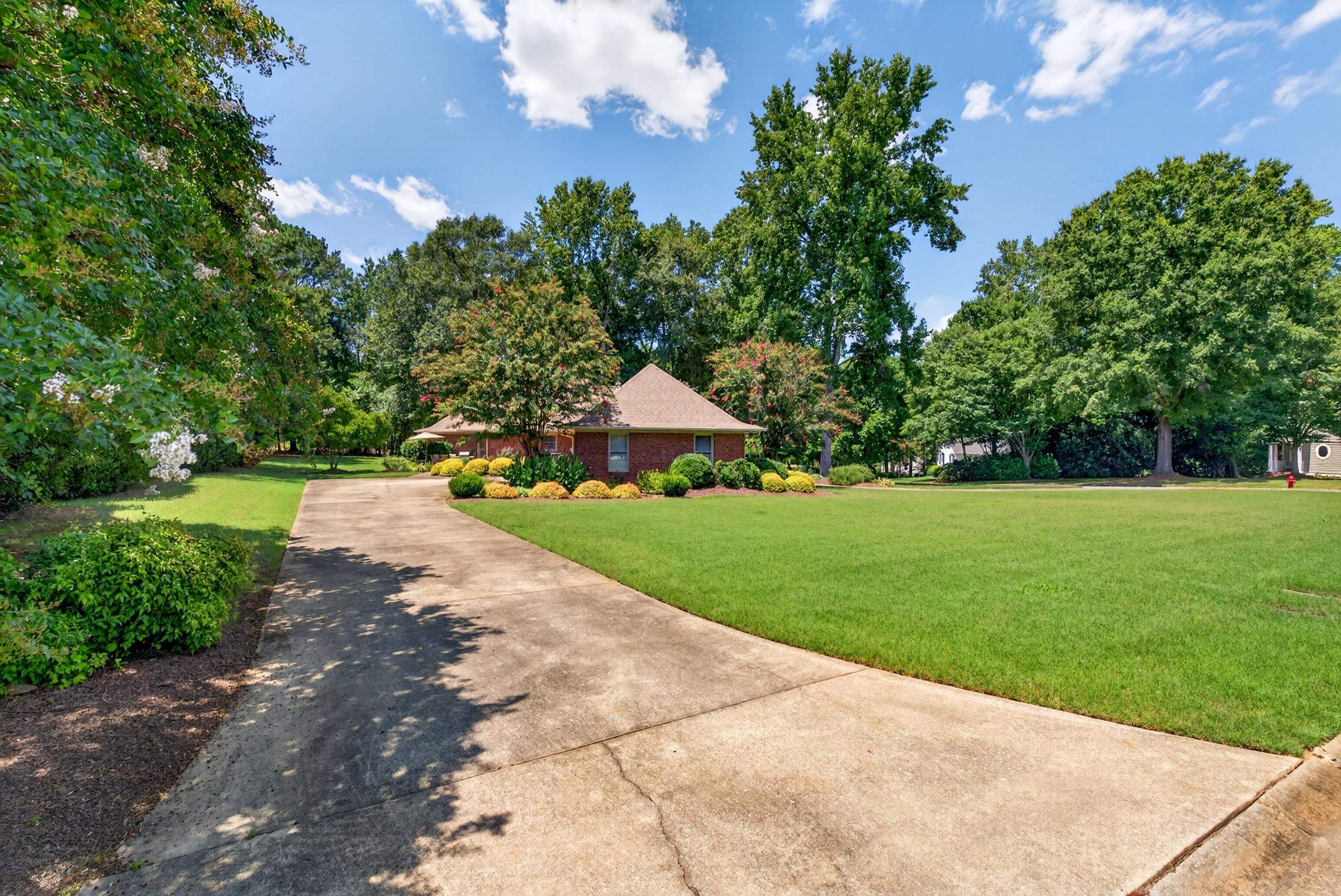 216 Muirfield Drive Property Photo 40