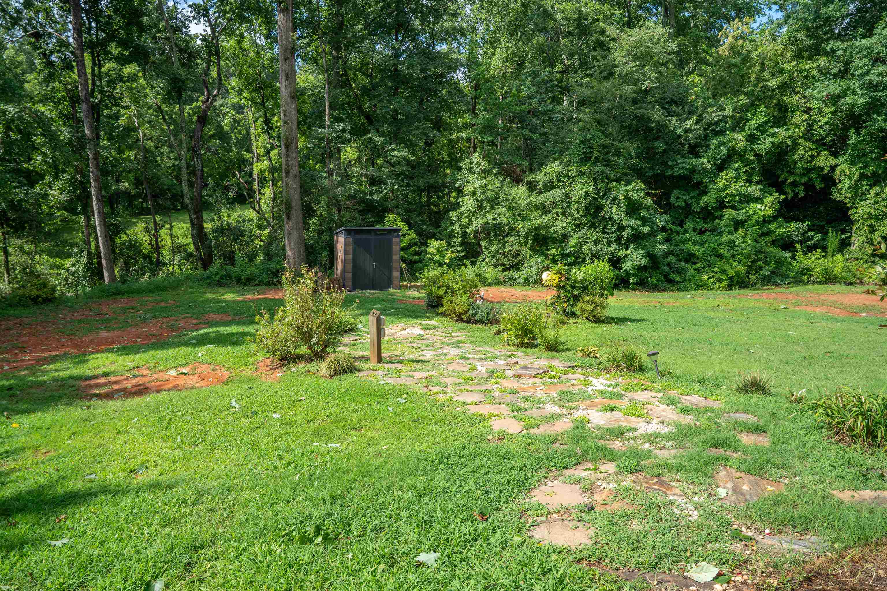 121 Albus Dr. Property Photo 28