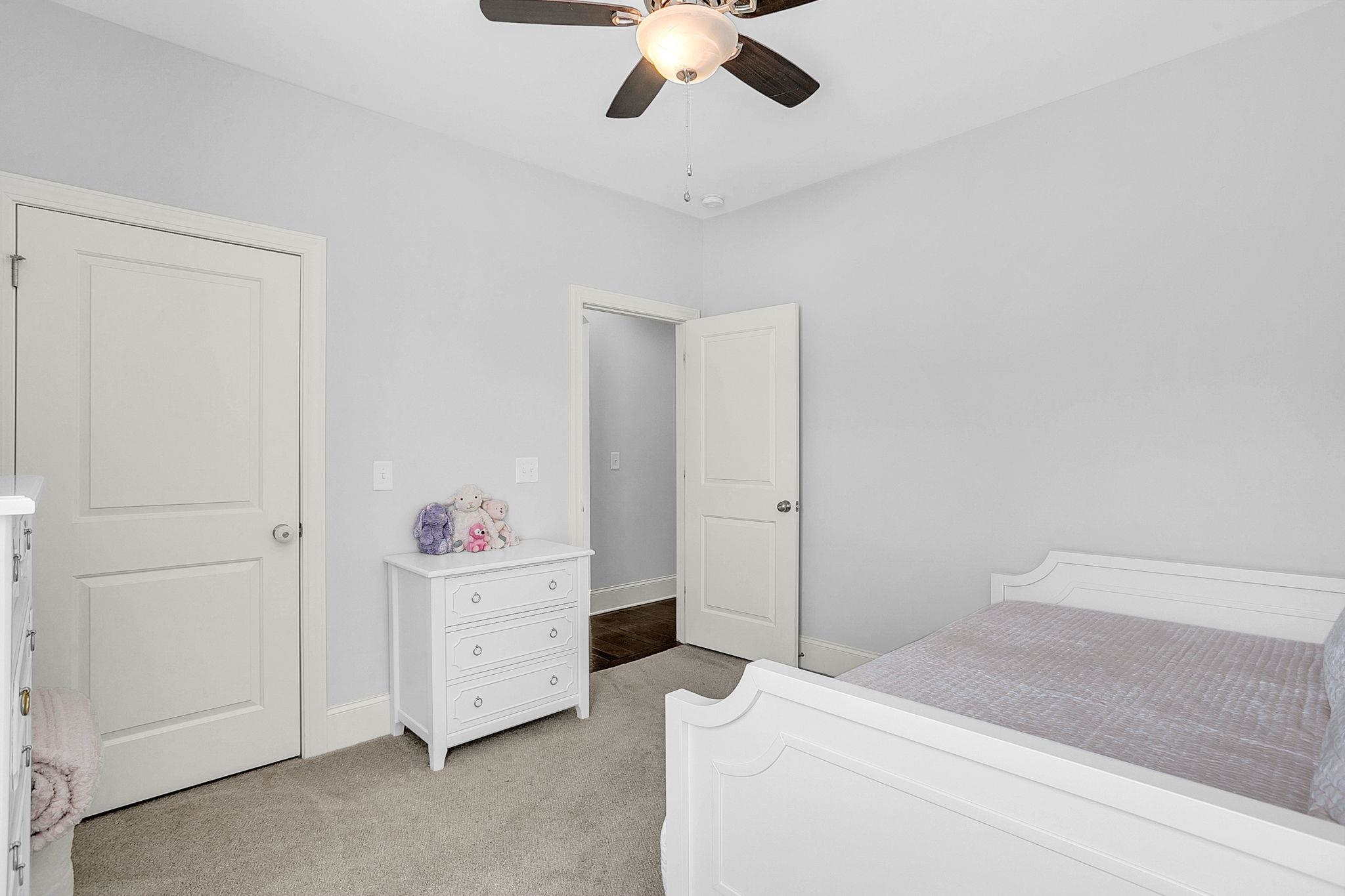 6 Lakeway Place Property Photo 33