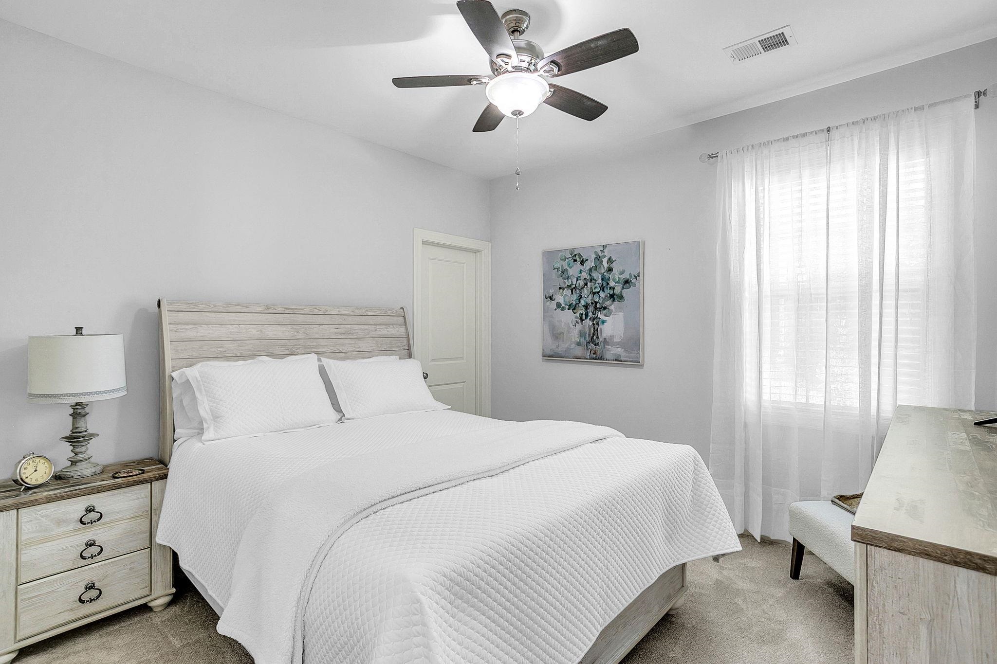 6 Lakeway Place Property Photo 35