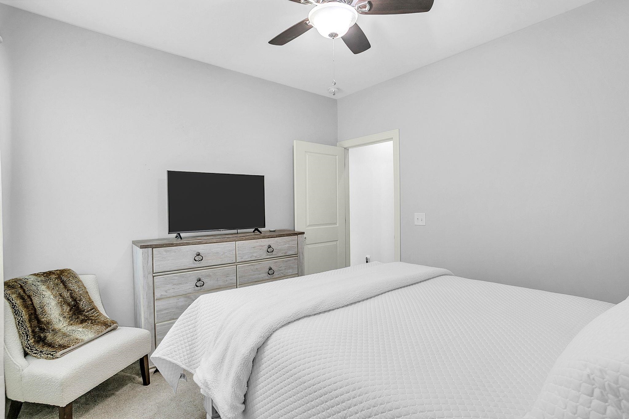 6 Lakeway Place Property Photo 36