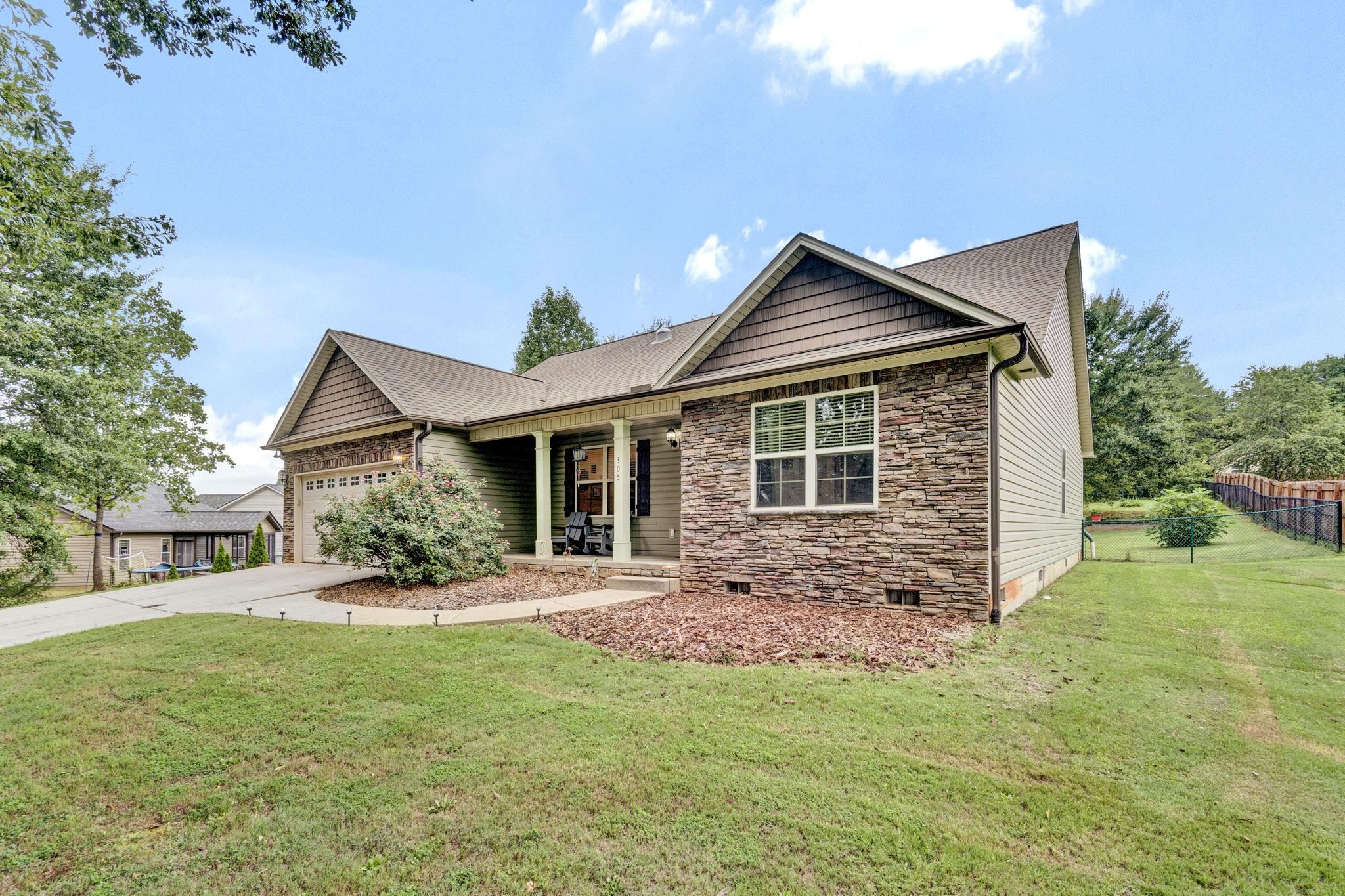 305 Bent River Drive Property Photo 4