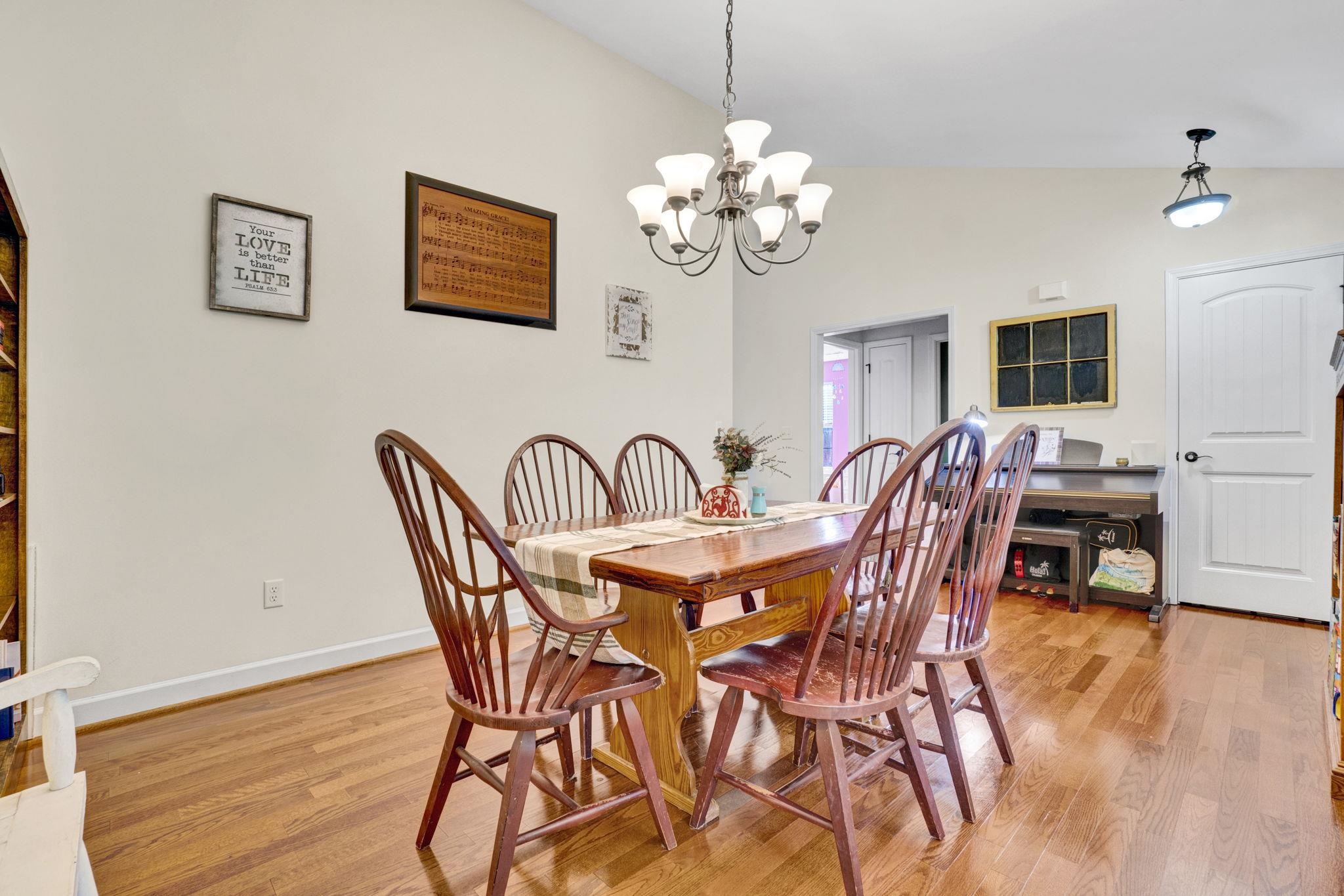 305 Bent River Drive Property Photo 8
