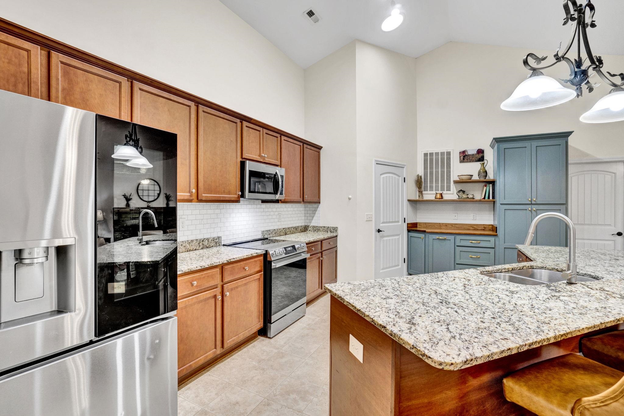 305 Bent River Drive Property Photo 11