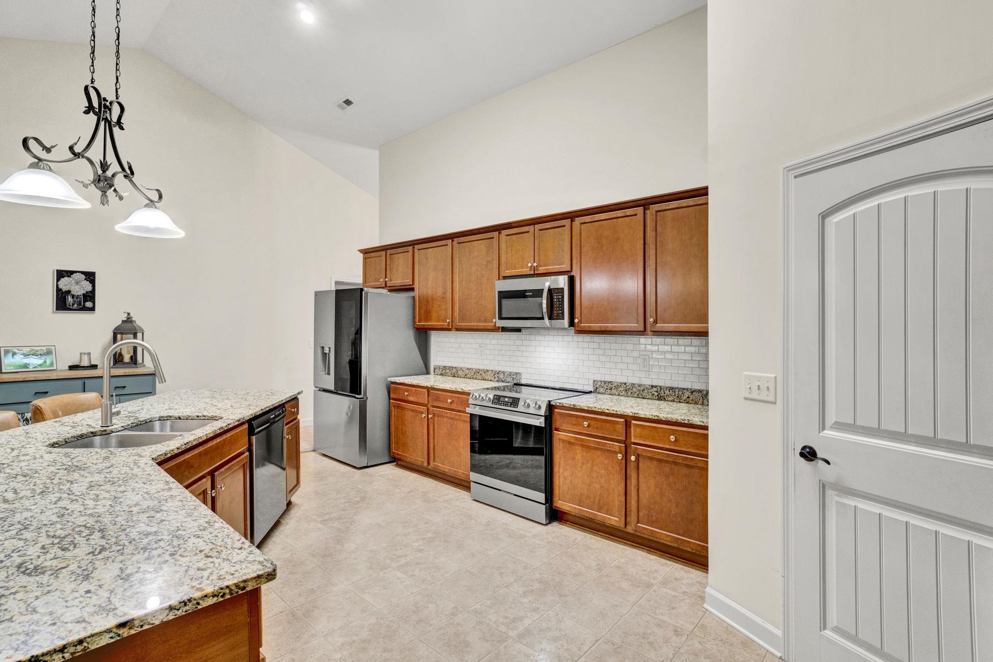 305 Bent River Drive Property Photo 12