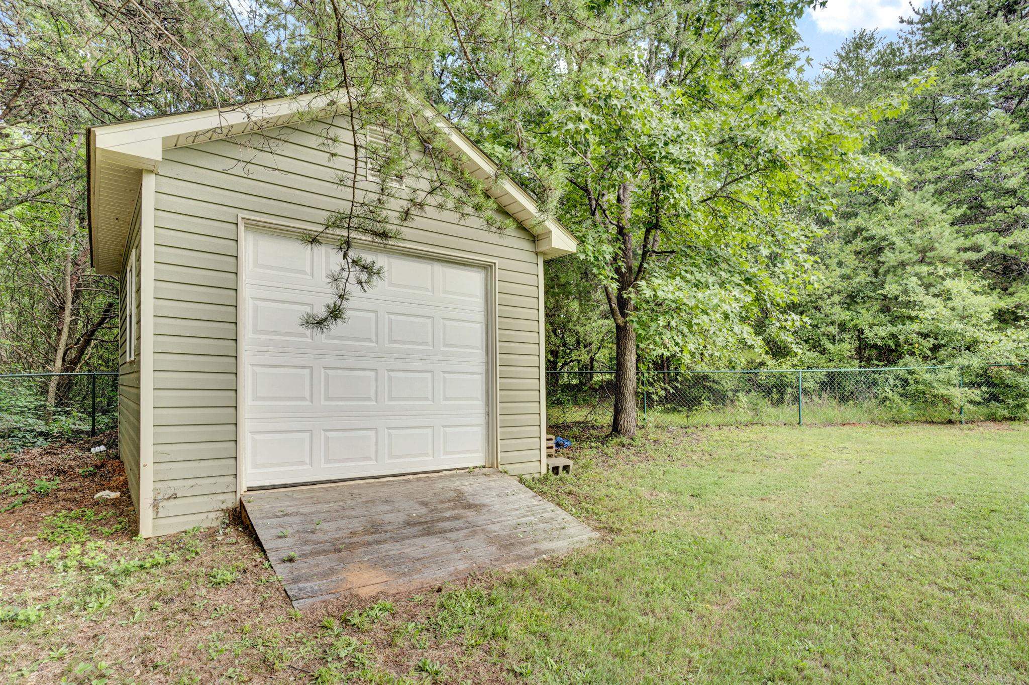 305 Bent River Drive Property Photo 42