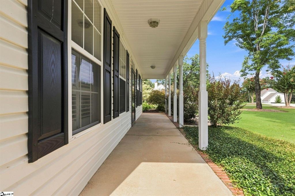 428 Ashley Oaks Drive Property Photo 3