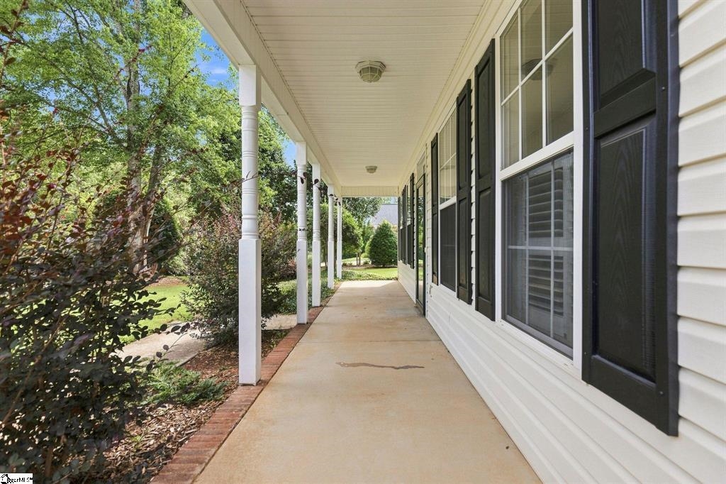 428 Ashley Oaks Drive Property Photo 4